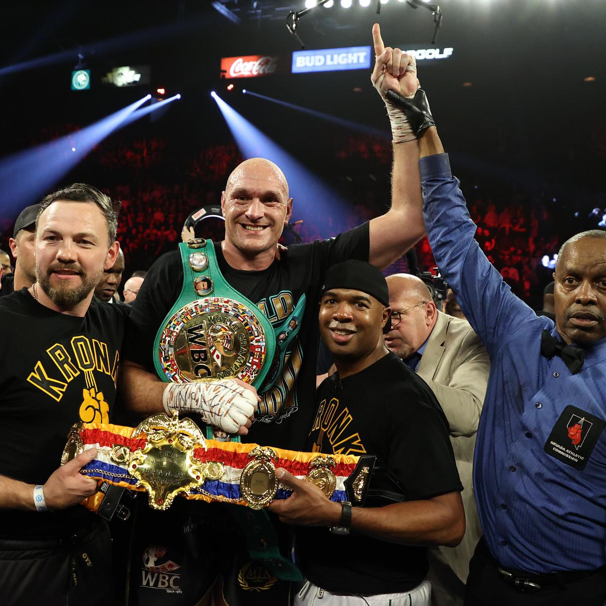 Tyson Fury Pays $700 for Food to Help Local Pizza Restaurant Amid ...