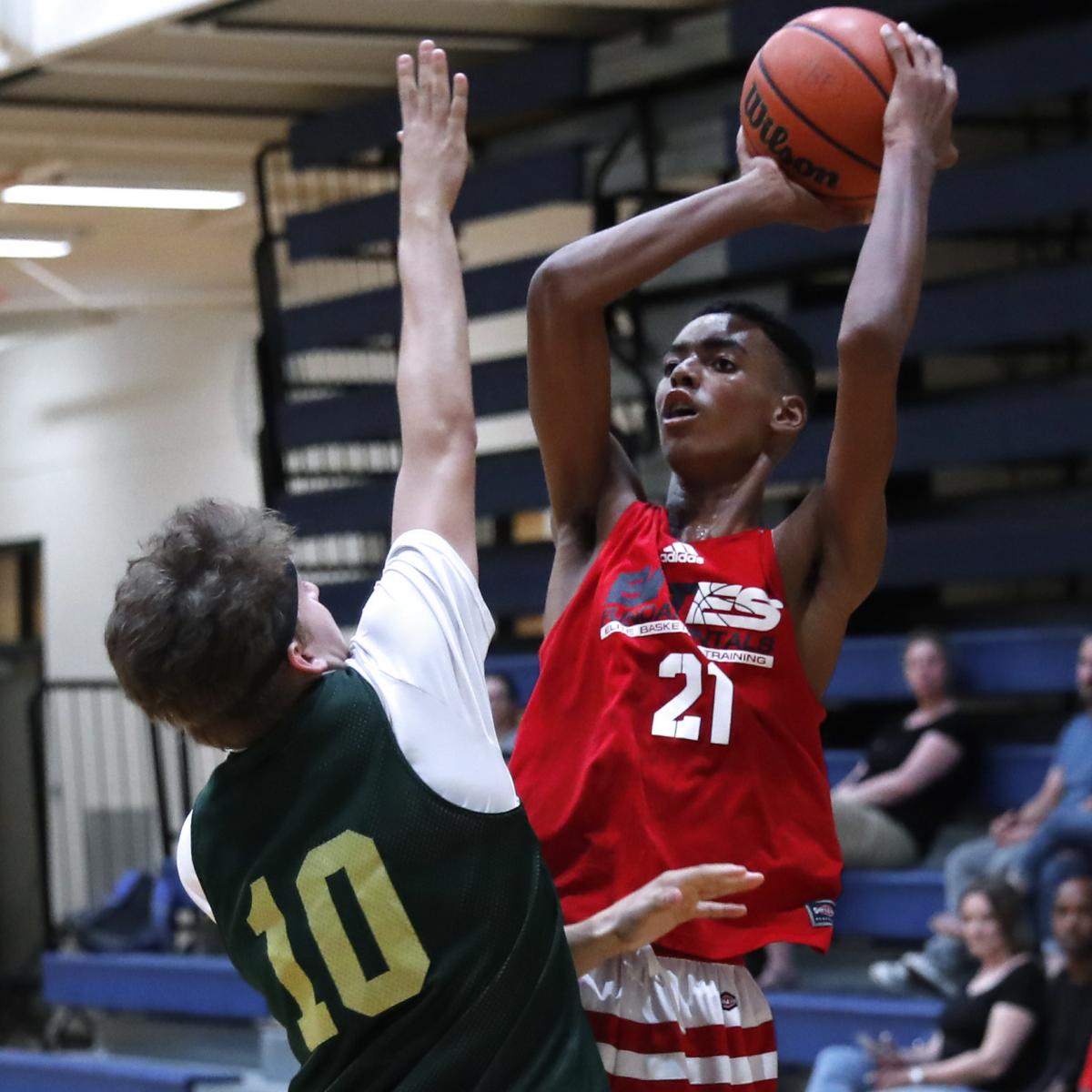 Emoni Bates Named 2020 Gatorade Boys Basketball Poy 1st Sophomore