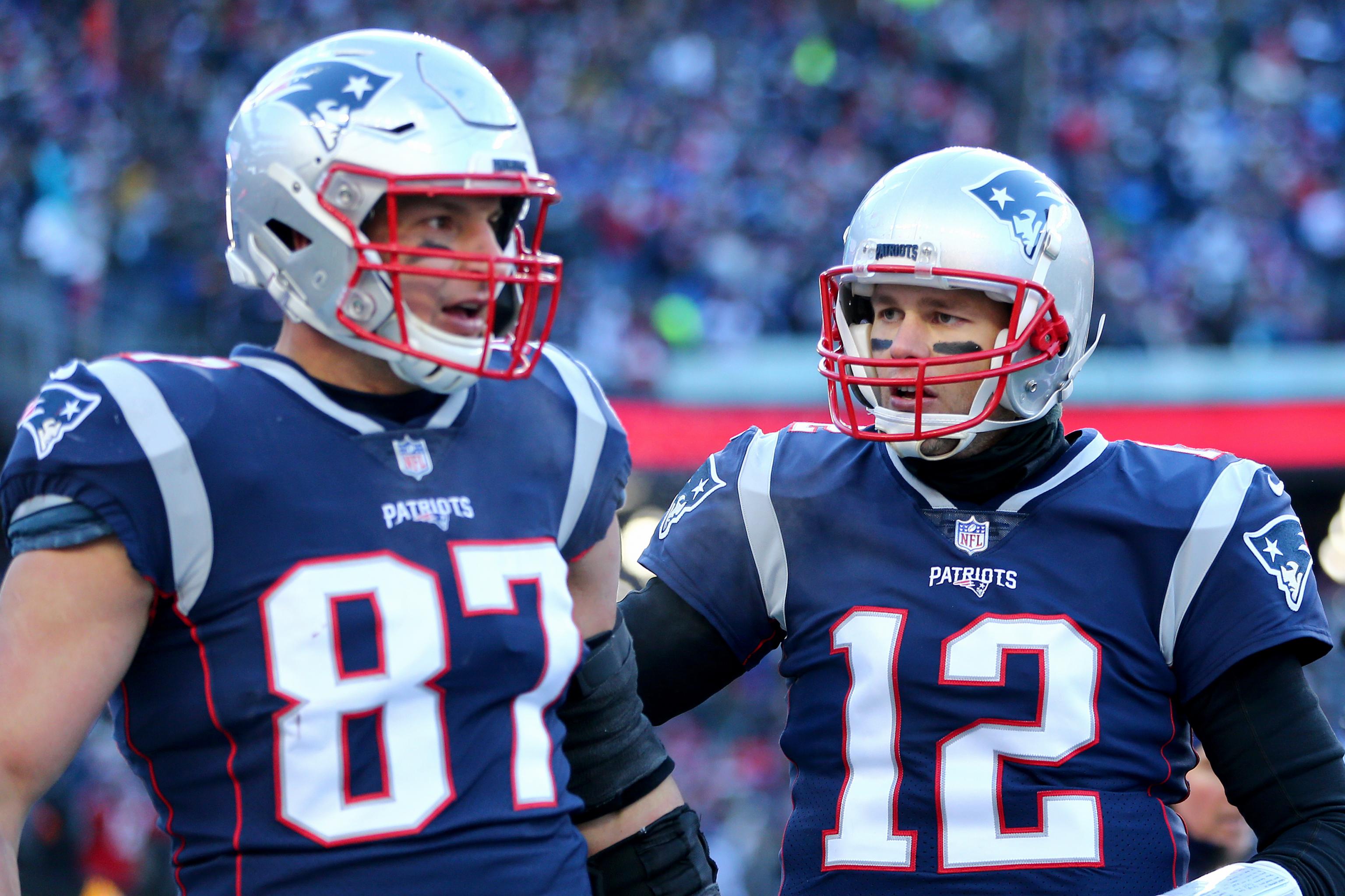 Tom Brady, Rob Gronkowski fuel Bucs past Falcons, 30-17 - BusinessWorld  Online