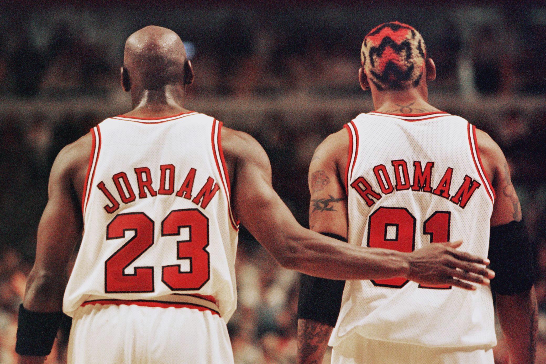 Should Dennis Rodman's #91 Be Retired By The Chicago Bulls? 