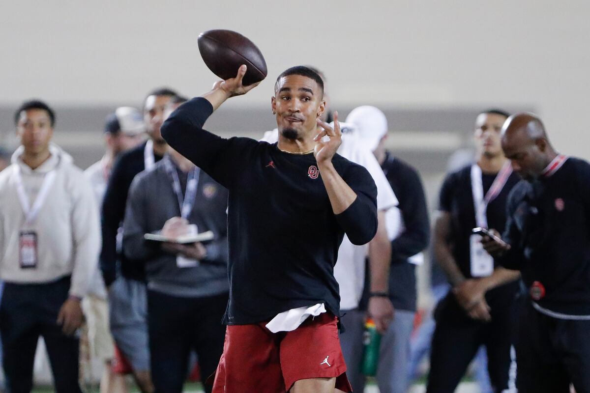 Jalen Hurts Doing Throwing Drills on Day of 2020 NFL Draft