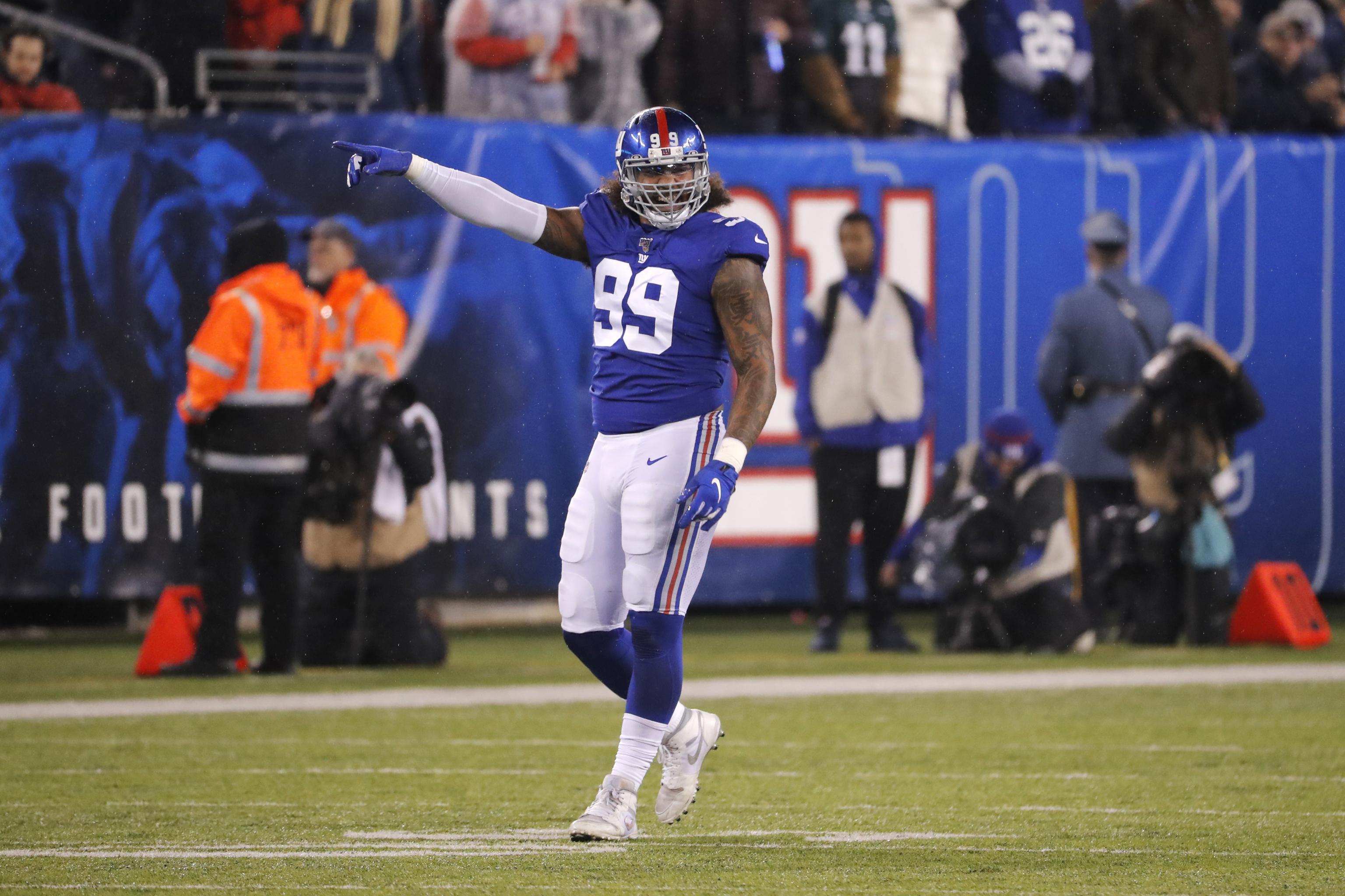 New York Giants defensive end Leonard Williams (99) reacts before