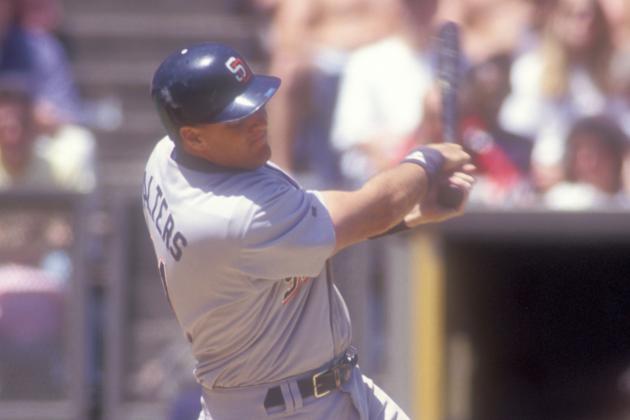 PHILADELPHIA, PA - MAY 15:  Dan Walters #11 of the San Diego Padres takes a swing baseball game against the Philadelphia Phillies on May 15, 1993 at Veterans Stadium in Philadelphia, Pennsylvania.  (Photo by Mitchell Layton/Getty Images)