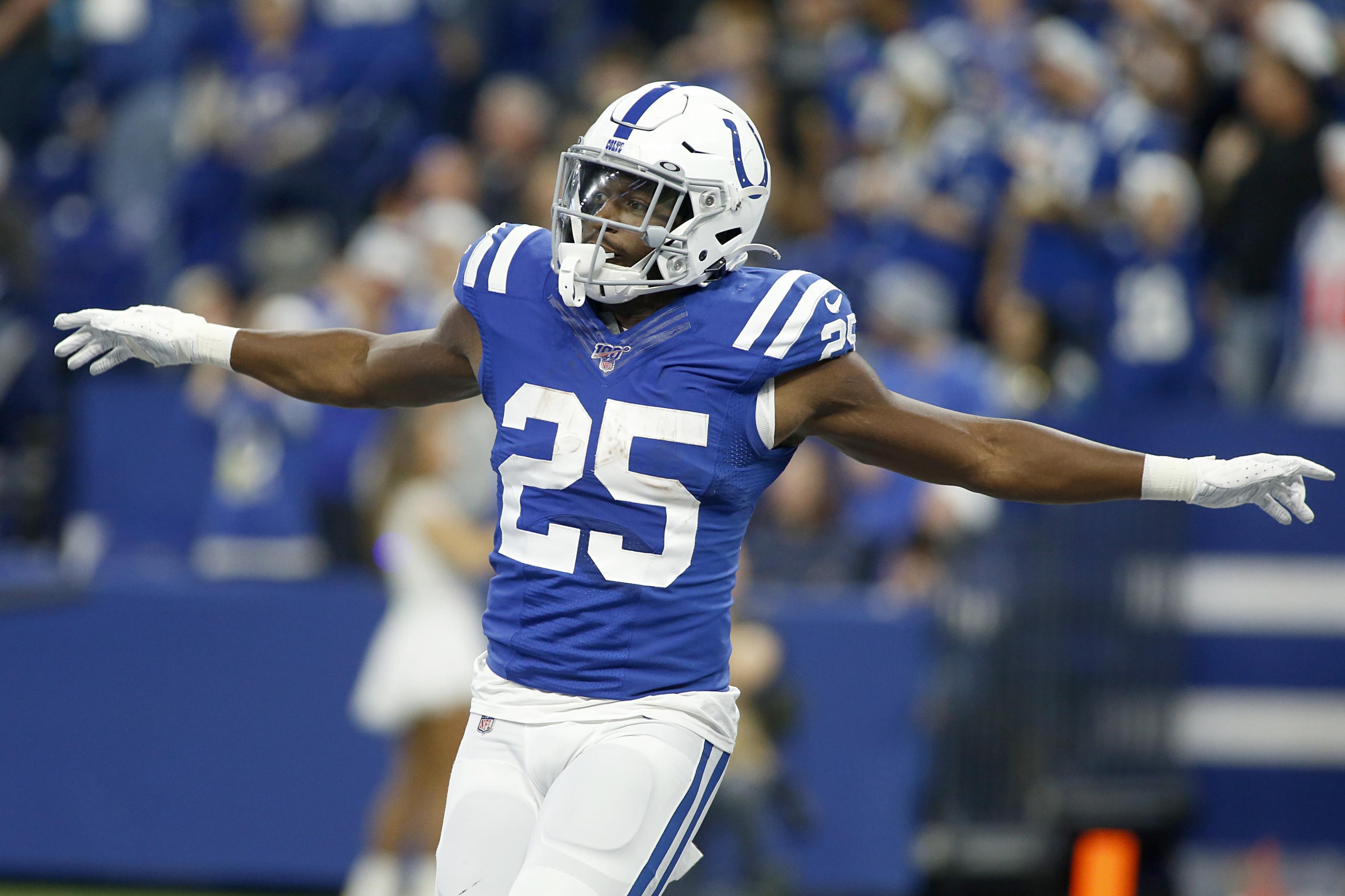 Colts' run game now revolves around Jonathan Taylor, but Marlon Mack still  contributing