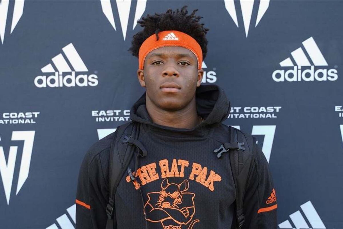 18YearOld Louisville WR Dexter Rentz Jr. Dies After Being Shot in