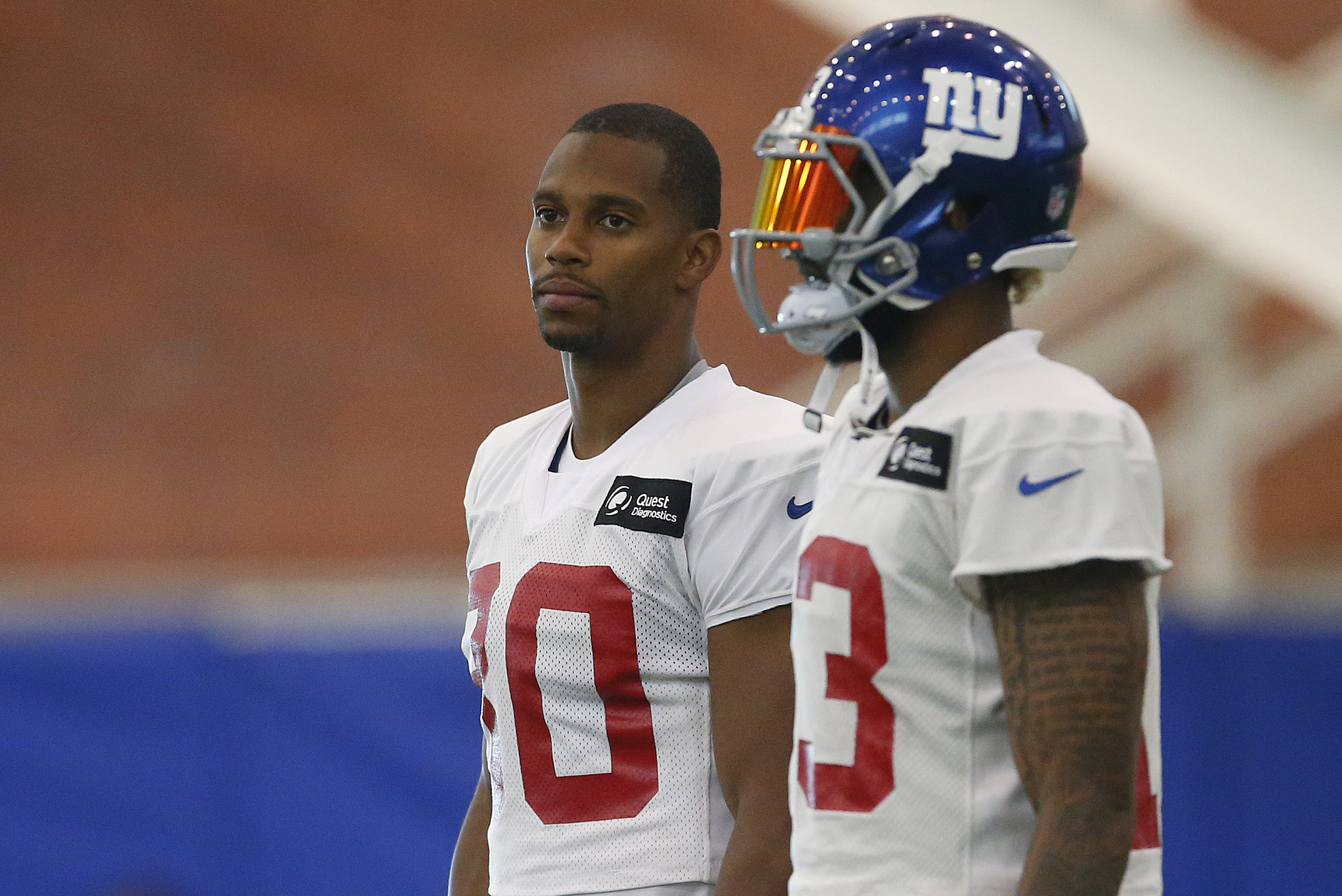 Buying or selling Victor Cruz's 2017 return to the New York Giants