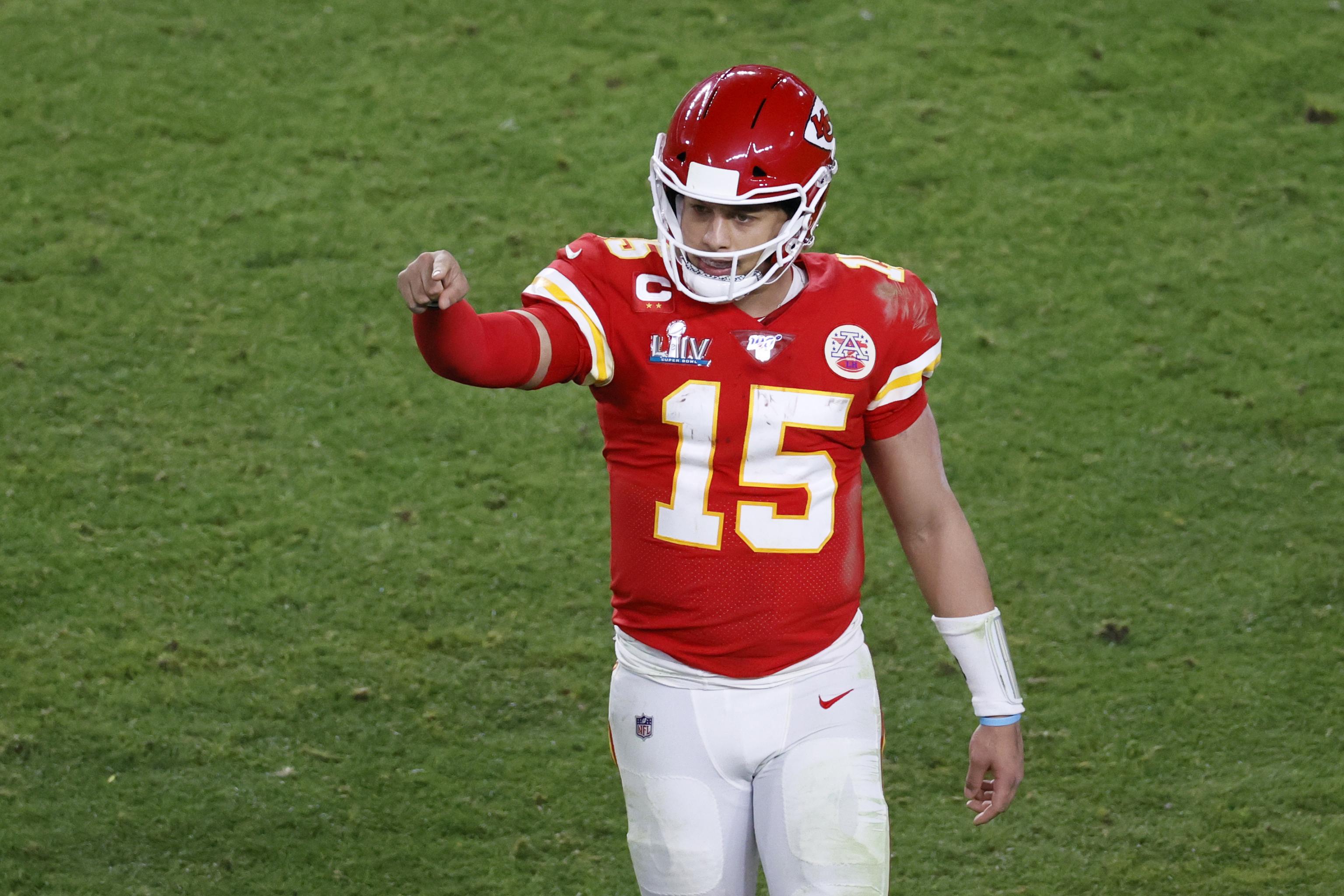 2020 Super Bowl: Mahomes catches fire late, leads Chiefs to 31-20