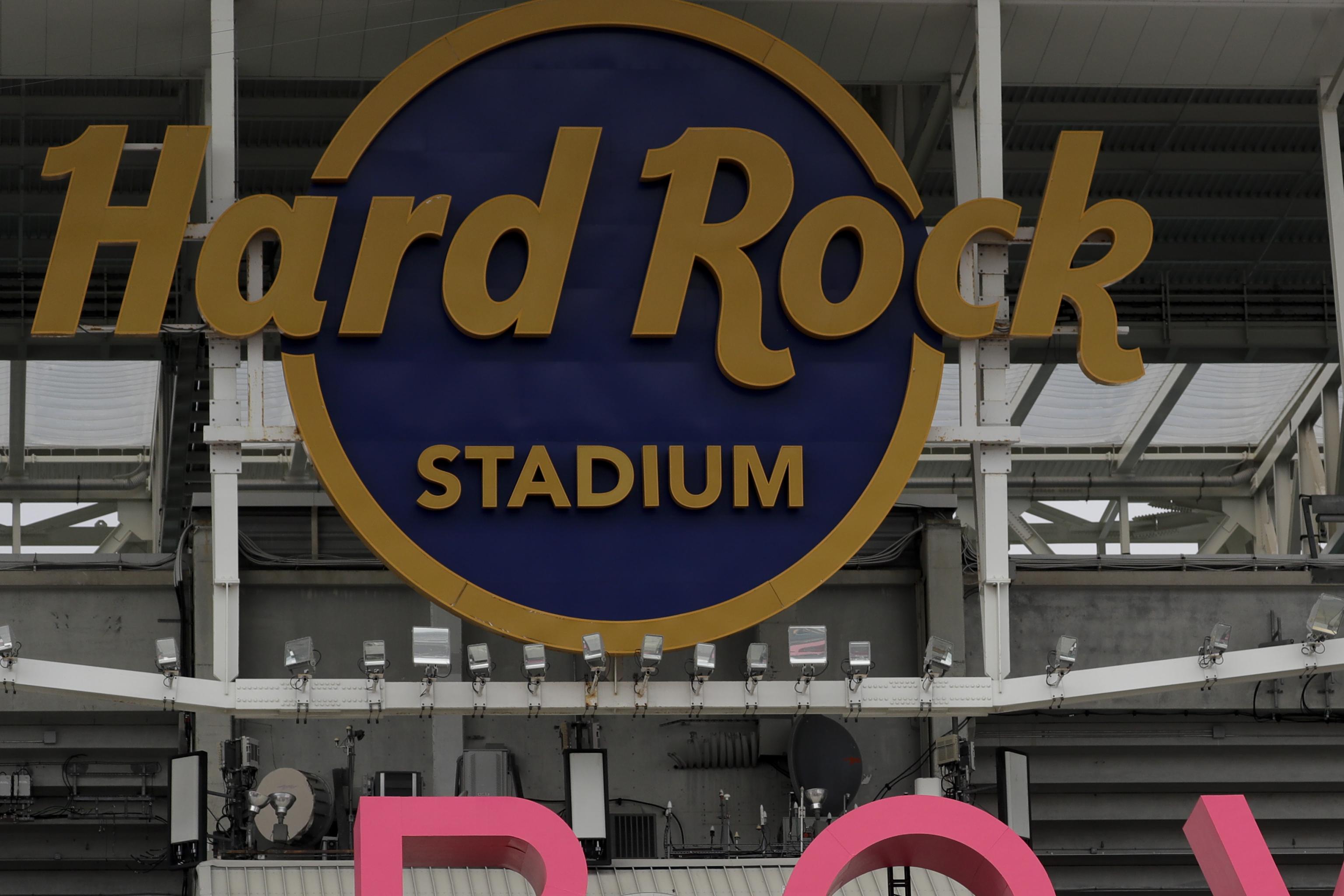 Dolphins unveil plan to host 15,000 fans in Hard Rock Stadium amid