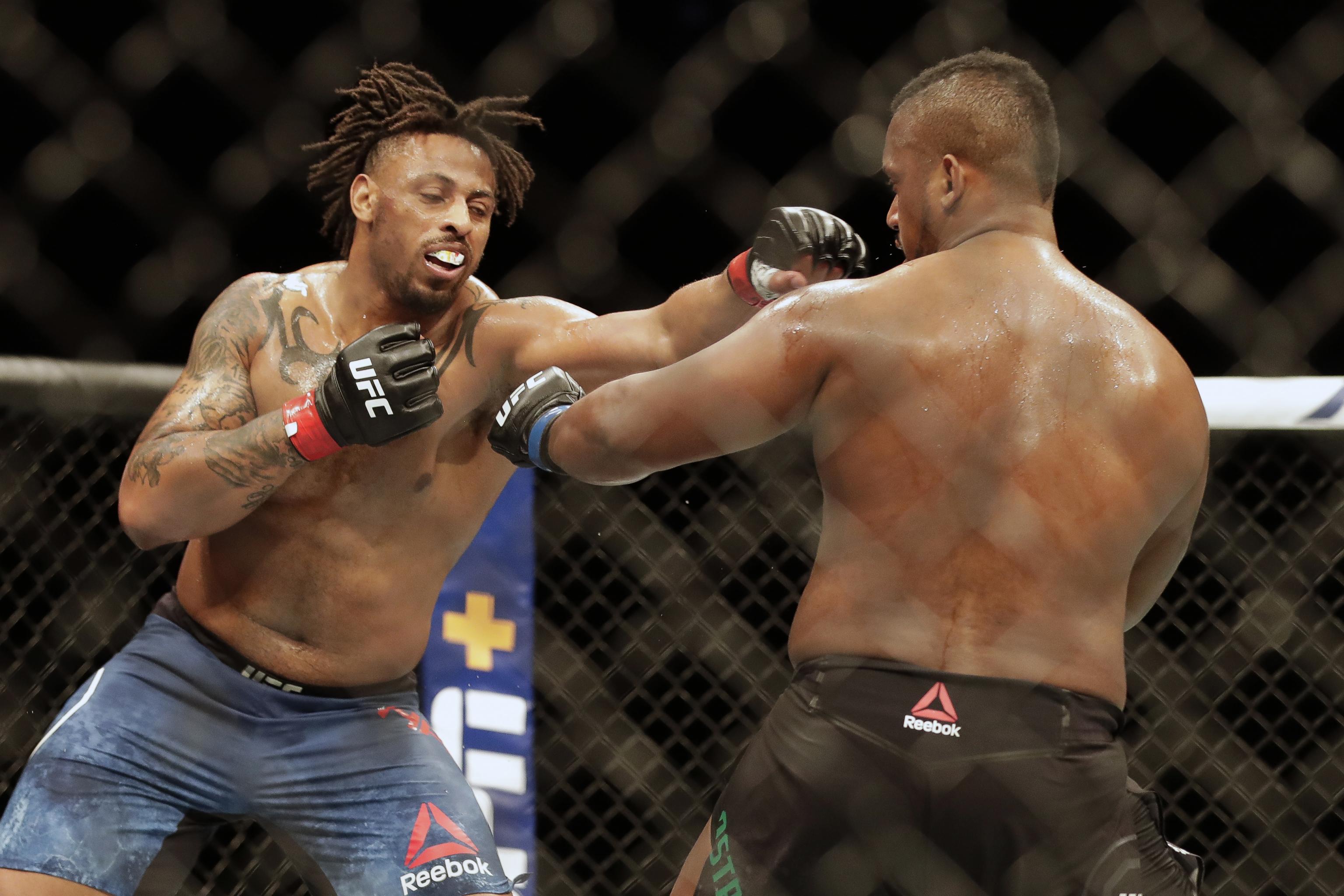 UFC 249 results: Greg Hardy defeats Yorgan De Castro by unanimous