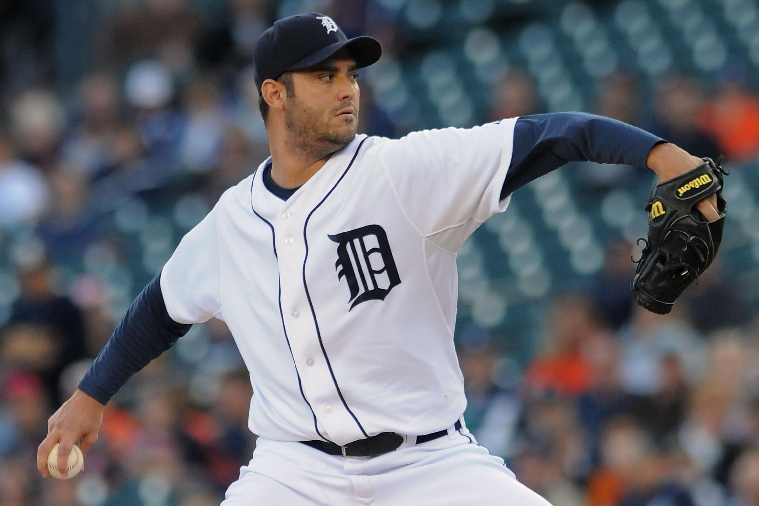 10 years ago, Tigers' Armando Galarraga lost perfect game on Jim