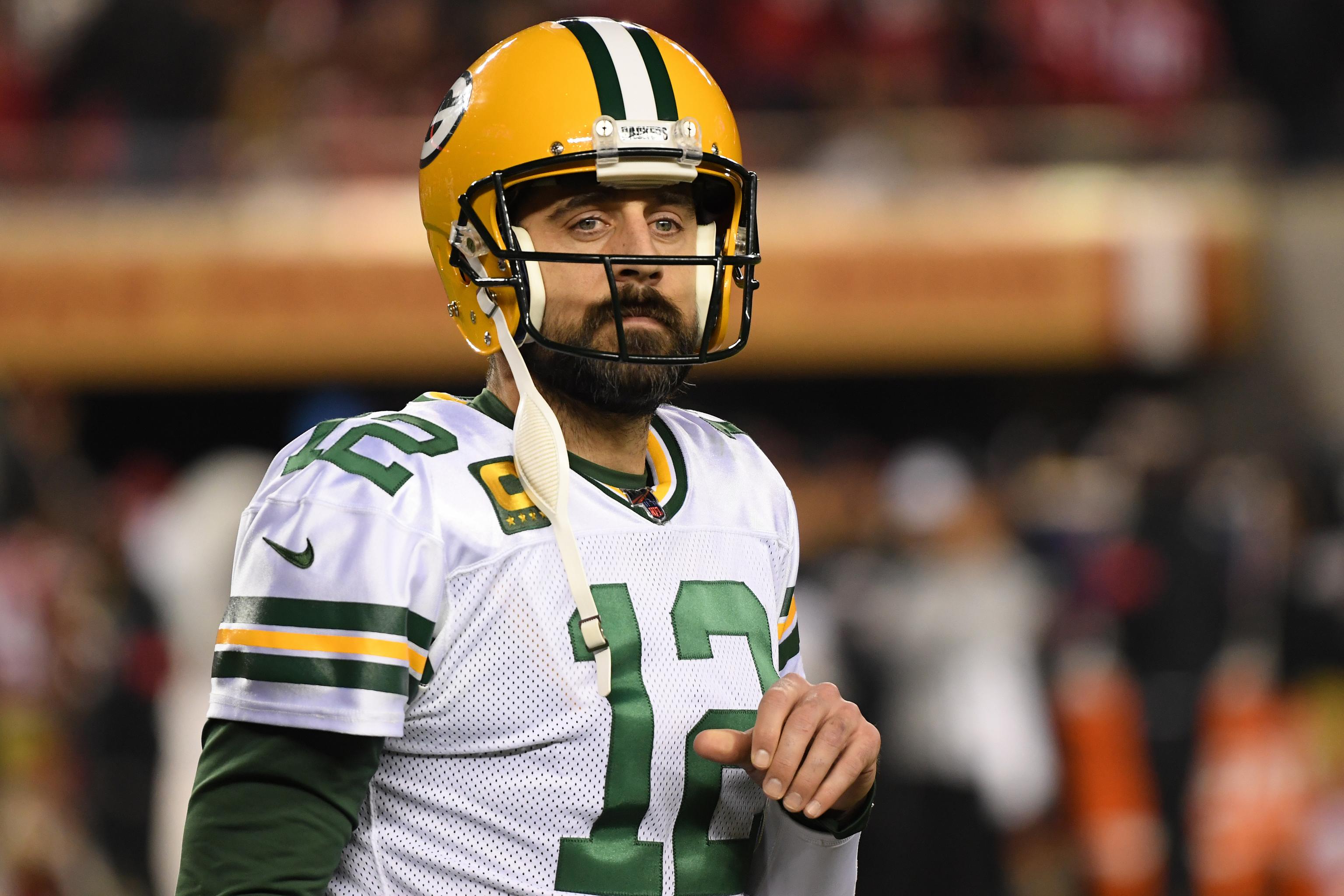 Aaron Rodgers: 'It's important' to get Brett Favre 'in the fold' 