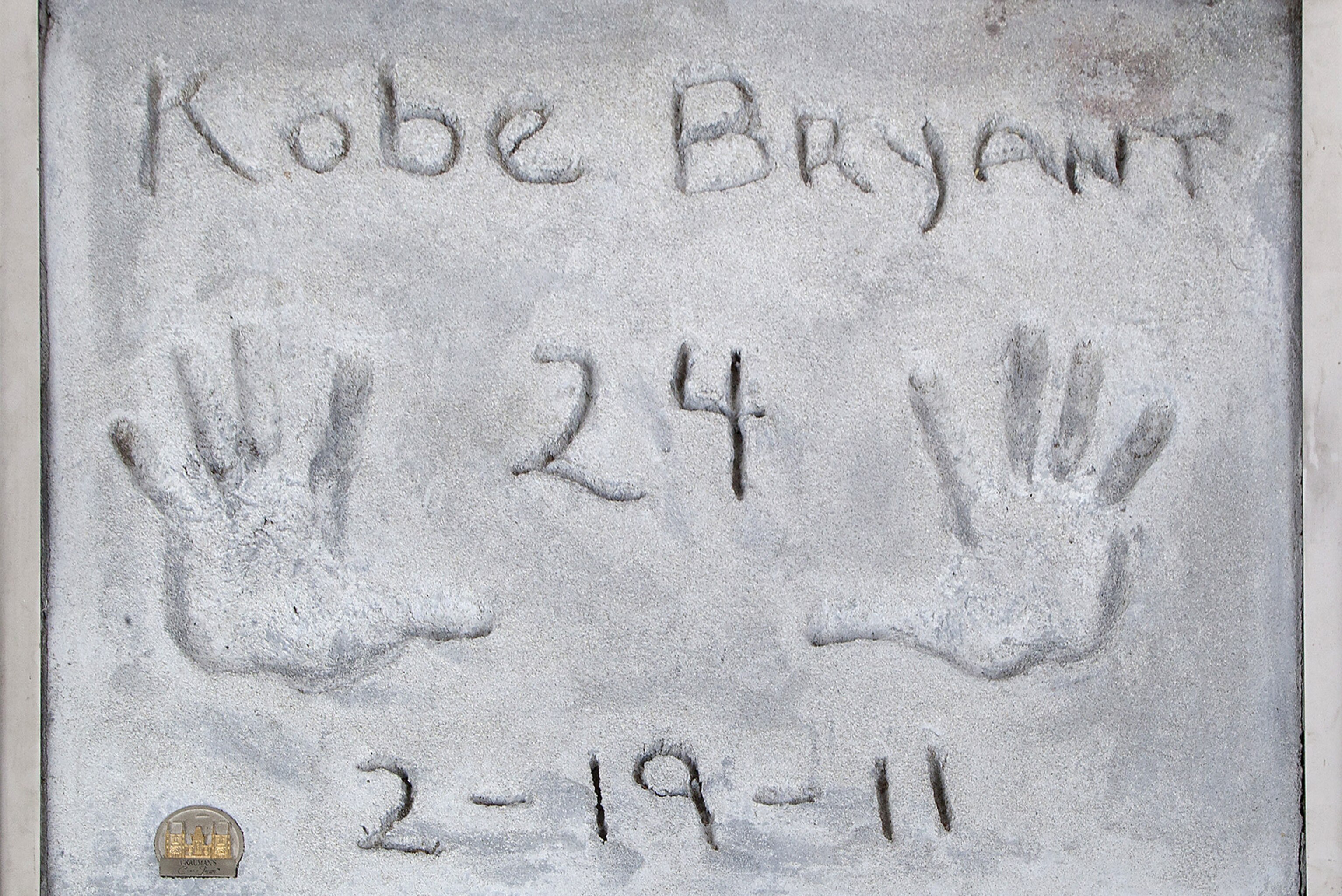 Kobe Bryant's Daughters Put Hands in Late Dad's Handprint: Photo