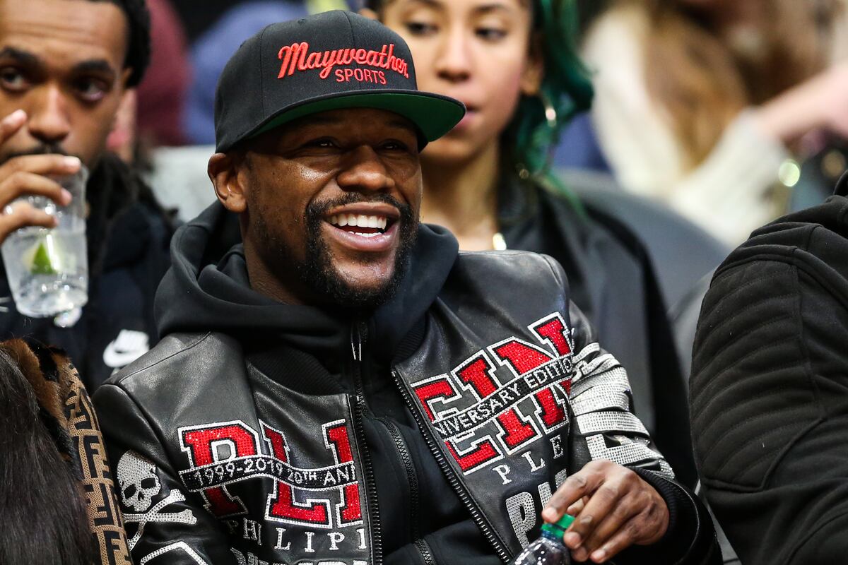 Floyd Mayweather Jr. Reportedly Will Judge Celebrity ...