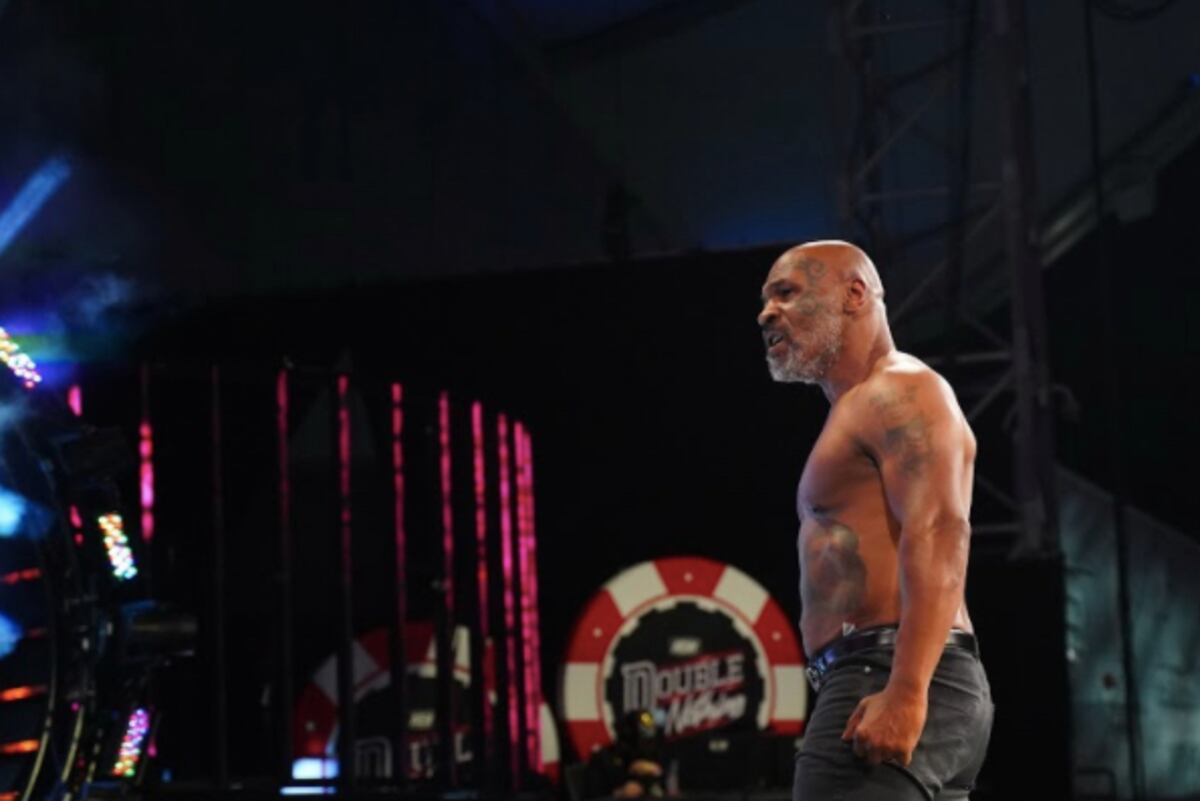 Chris Jericho Vs Mike Tyson In Aew Le Champion Has His Work Cut Out For Him Football Addict