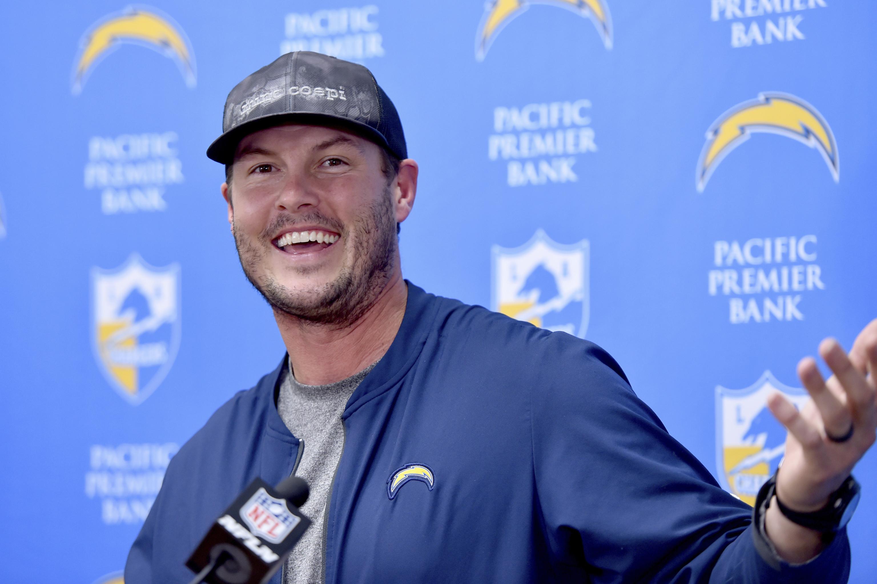 Philip Rivers shrugs aside critics, continues to settle in with Colts