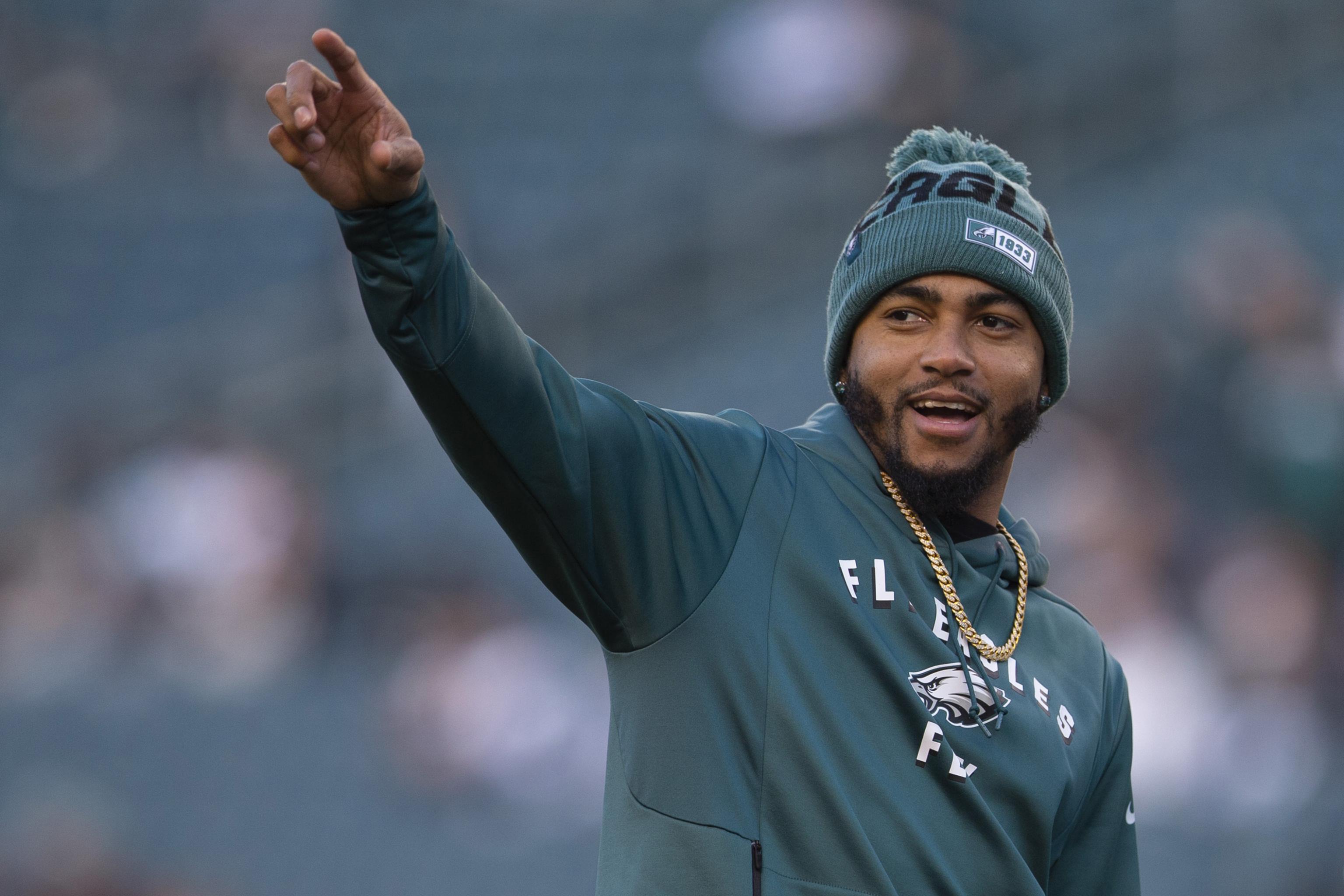 Eagles' DeSean Jackson honors George Floyd with custom football