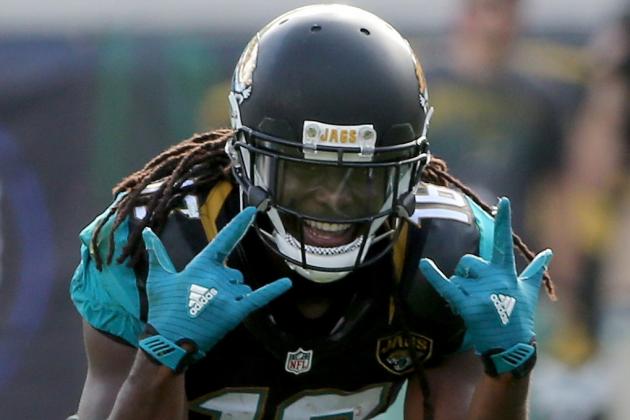 JACKSONVILLE, FL - DECEMBER 13:   Denard Robinson #16 of the Jacksonville Jaguars smiles after a reception and first down during the game against the Indianapolis Colts at EverBank Field on December 13, 2015 in Jacksonville, Florida.  (Photo by Sam Greenwood/Getty Images)