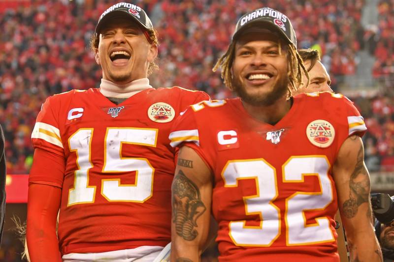 KANSAS CITY, MO - JANUARY 19: Quarterback Patrick Mahomes # 15 and strong safety Tyrann Mathieu # 32 of the Kansas City Chiefs celebrate after defeating the Tennessee Titans in the AFC Championship Game at Arrowhead Stadium on January 19, 2020 in Kansas City, Missouri . (Photo by Peter G. Aiken / Photos of Getty)