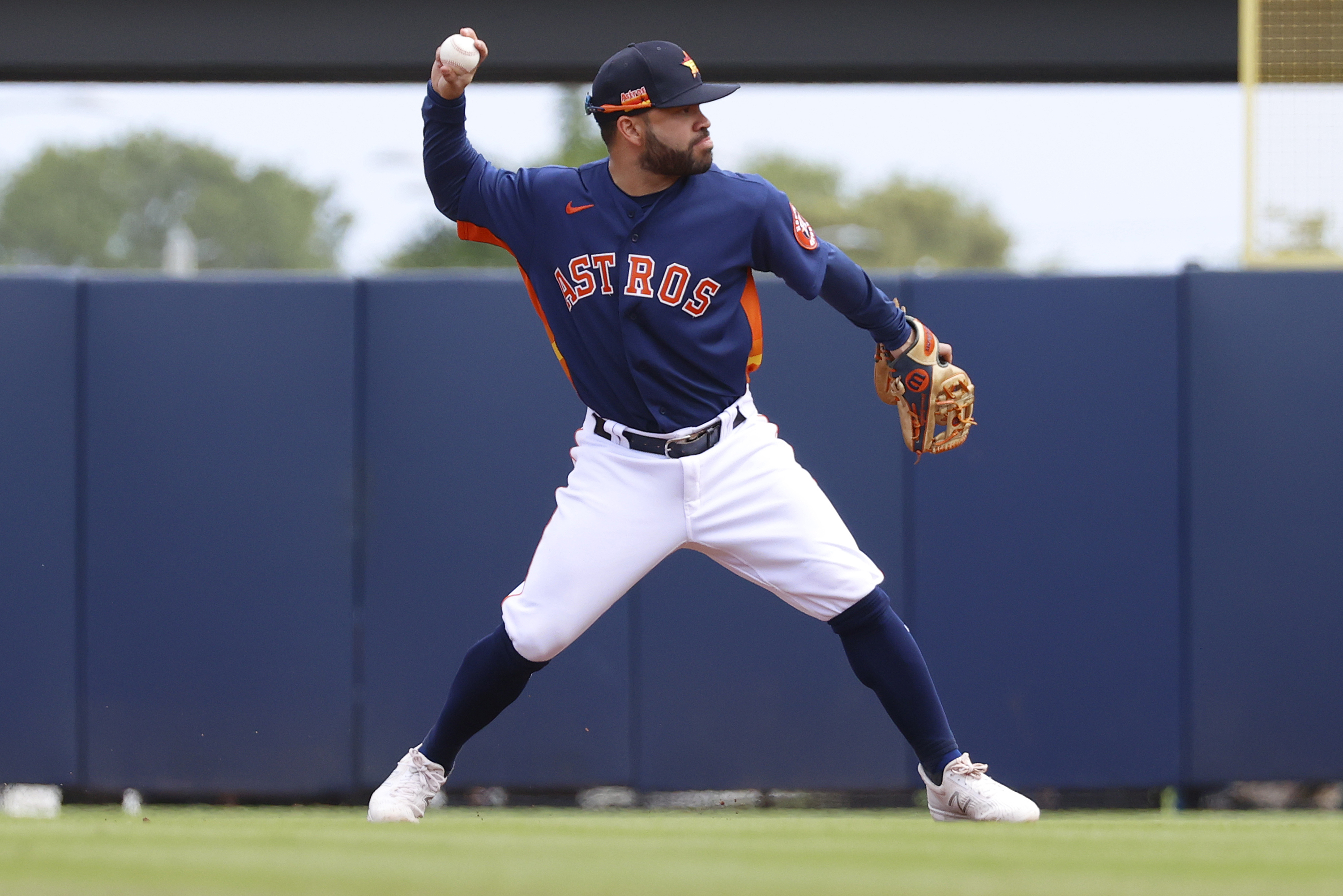 Astros' Jose Altuve Exits Exhibition vs. Royals After Suffering Leg Injury, News, Scores, Highlights, Stats, and Rumors