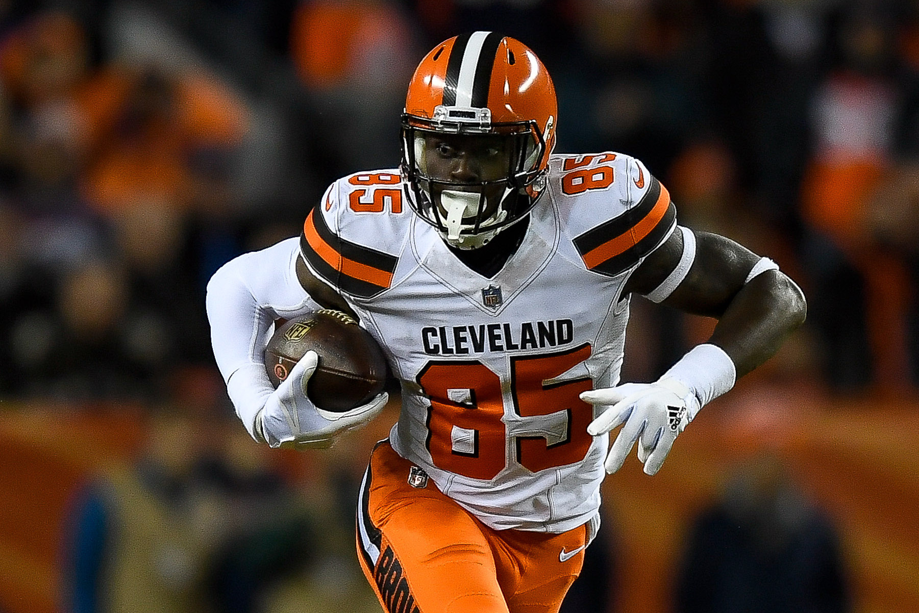 Browns TE David Njoku walks back trade request