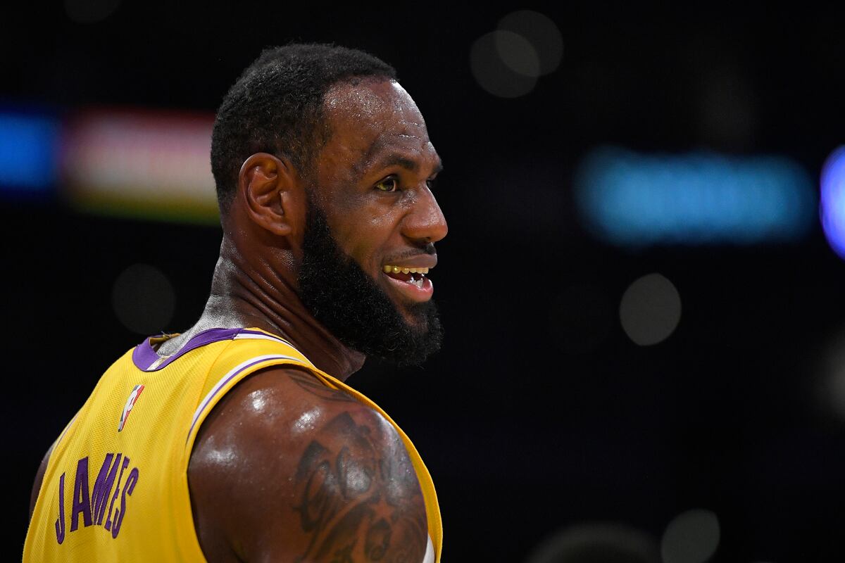 Report: LeBron James Buys 13 000 Square Foot LA Mansion Listed at $39