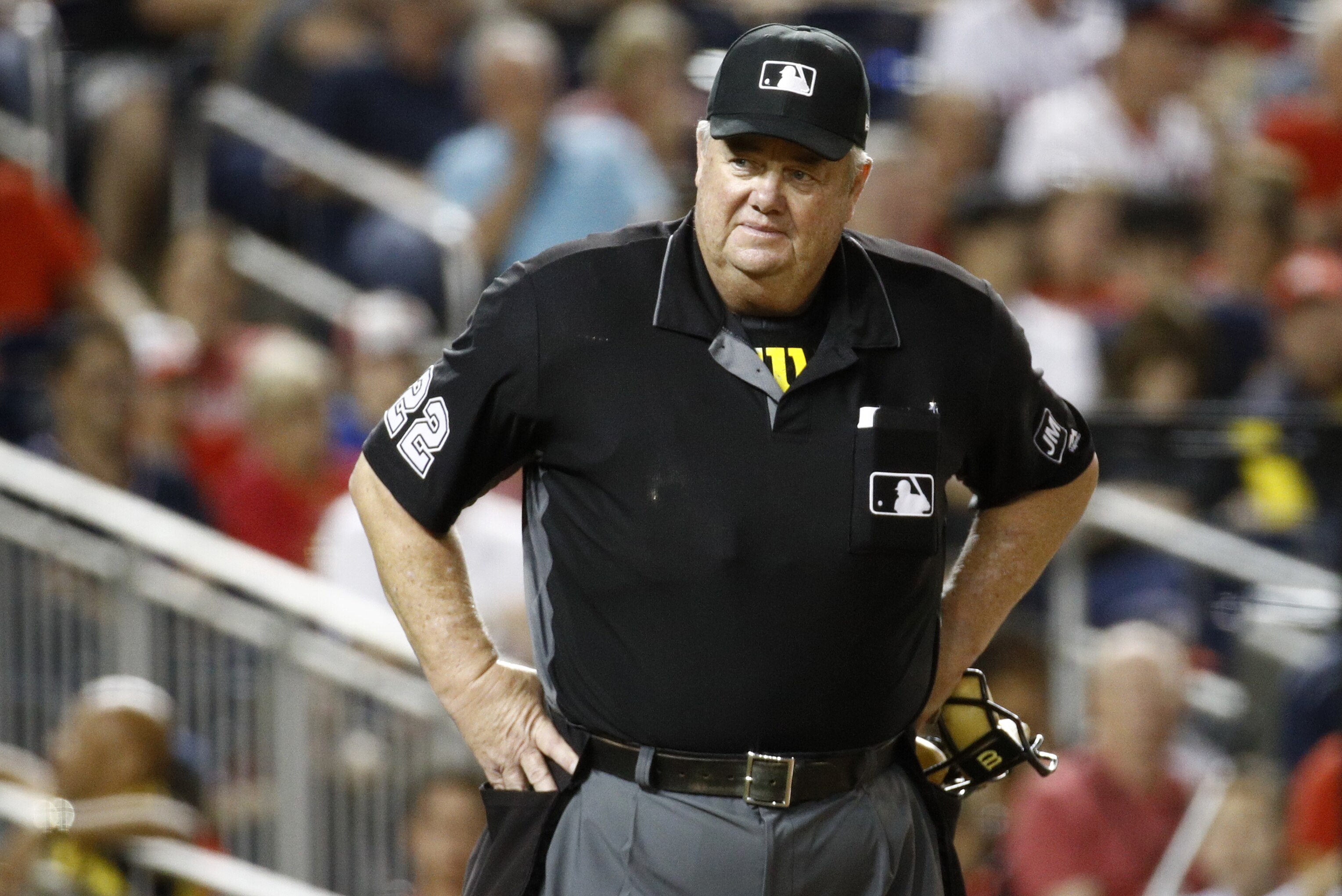 mlb umpire uniforms