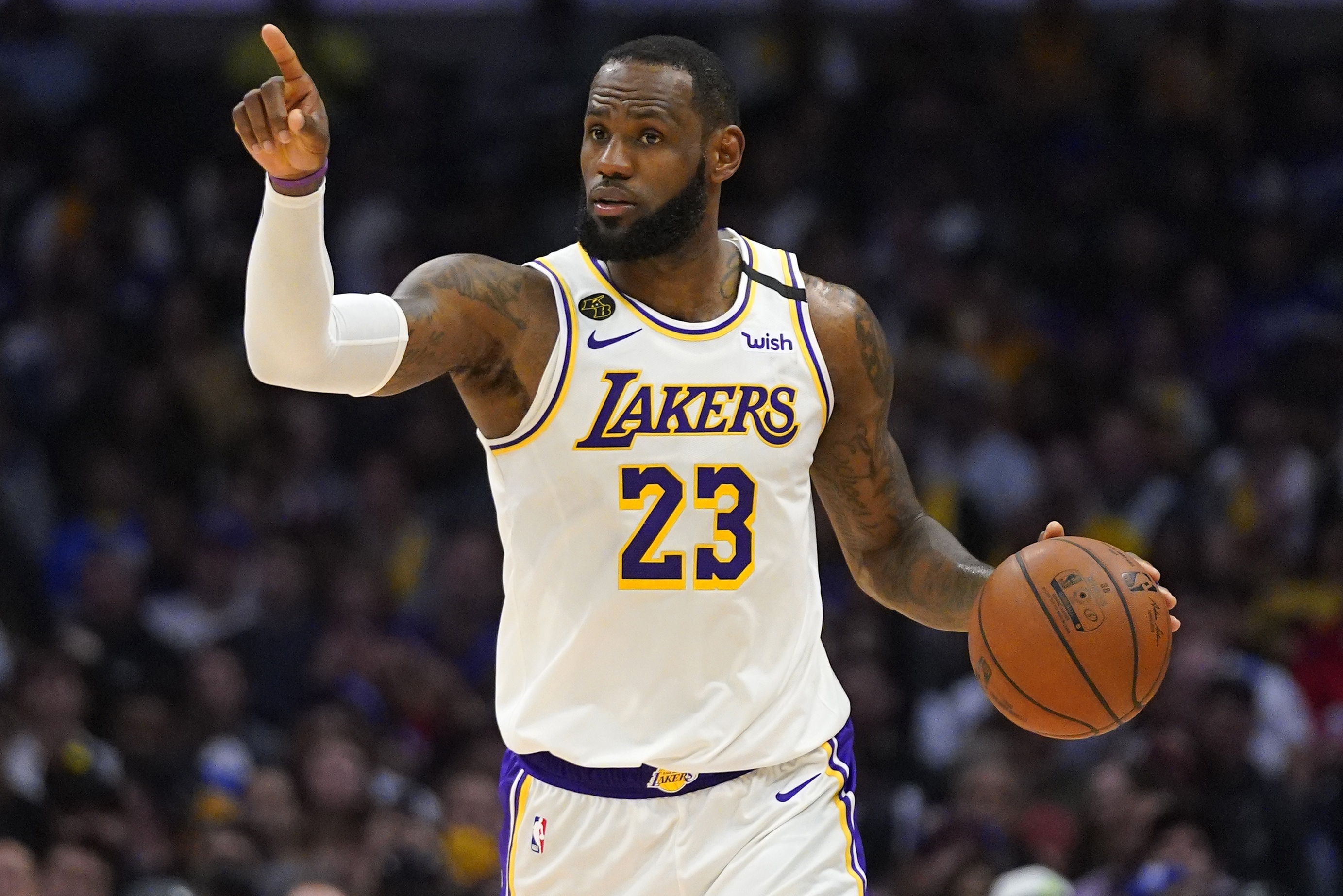 Lakers' LeBron James Will Wear Last Name on Jersey, Not Social