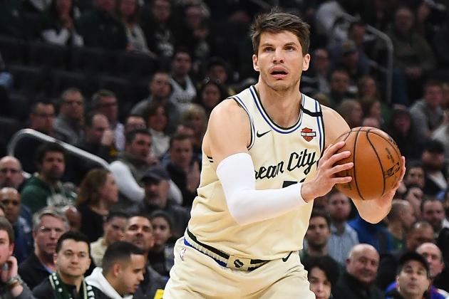 MILWAUKEE, WISCONSIN - FEBRUARY 10:  Kyle Korver #26 of the Milwaukee Bucks handles the ball during a game against the Sacramento Kings at Fiserv Forum on February 10, 2020 in Milwaukee, Wisconsin. NOTE TO USER: User expressly acknowledges and agrees that, by downloading and or using this photograph, User is consenting to the terms and conditions of the Getty Images License Agreement. (Photo by Stacy Revere/Getty Images)