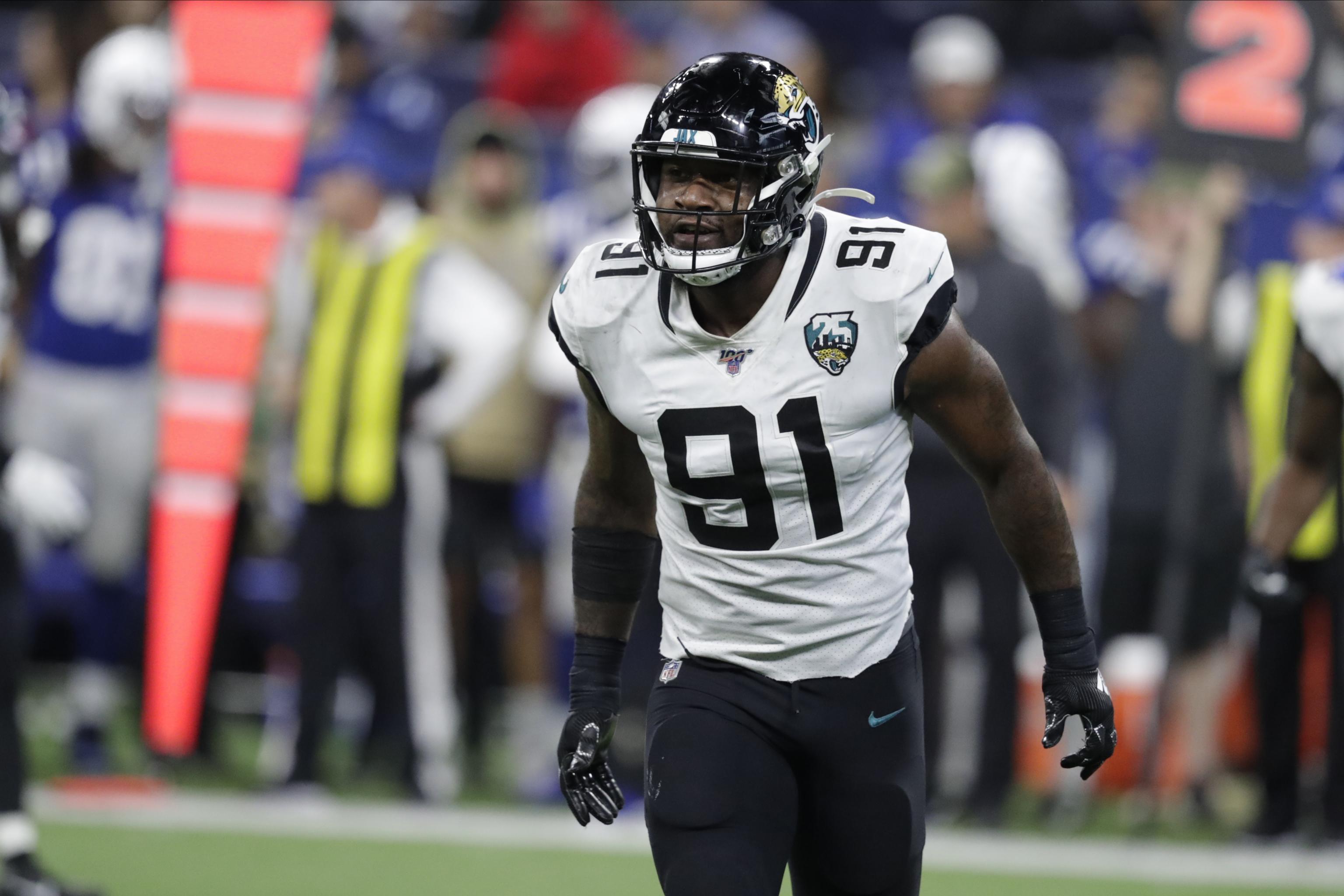 Jacksonville, FL, USA. 5th Nov, 2017. Jacksonville Jaguars defensive end  Yannick Ngakoue (91) during the 2nd half NFL football game between the  Cincinnati Bengals and the Jacksonville Jaguars. Jacksonville defeated  Cincinnati 23-7