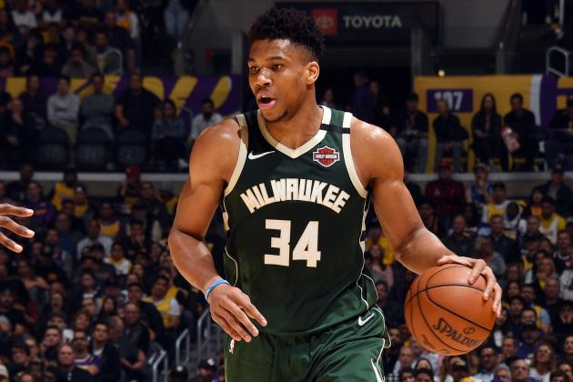 LOS ANGELES, CA - MARCH 6: Giannis Antetokounmpo #34 of the Milwaukee Bucks handles the ball during the game against the Los Angeles Lakers on March 6, 2020 at STAPLES Center in Los Angeles, California. NOTE TO USER: User expressly acknowledges and agrees that, by downloading and/or using this Photograph, user is consenting to the terms and conditions of the Getty Images License Agreement. Mandatory Copyright Notice: Copyright 2020 NBAE (Photo by Andrew D. Bernstein/NBAE via Getty Images)