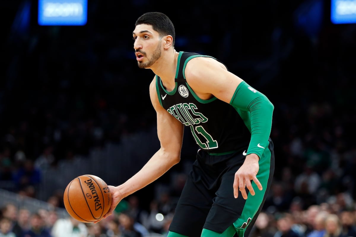 Celtics Video: Marcus Smart and Enes Kanter's Swim Race Comes Down to the Wire thumbnail