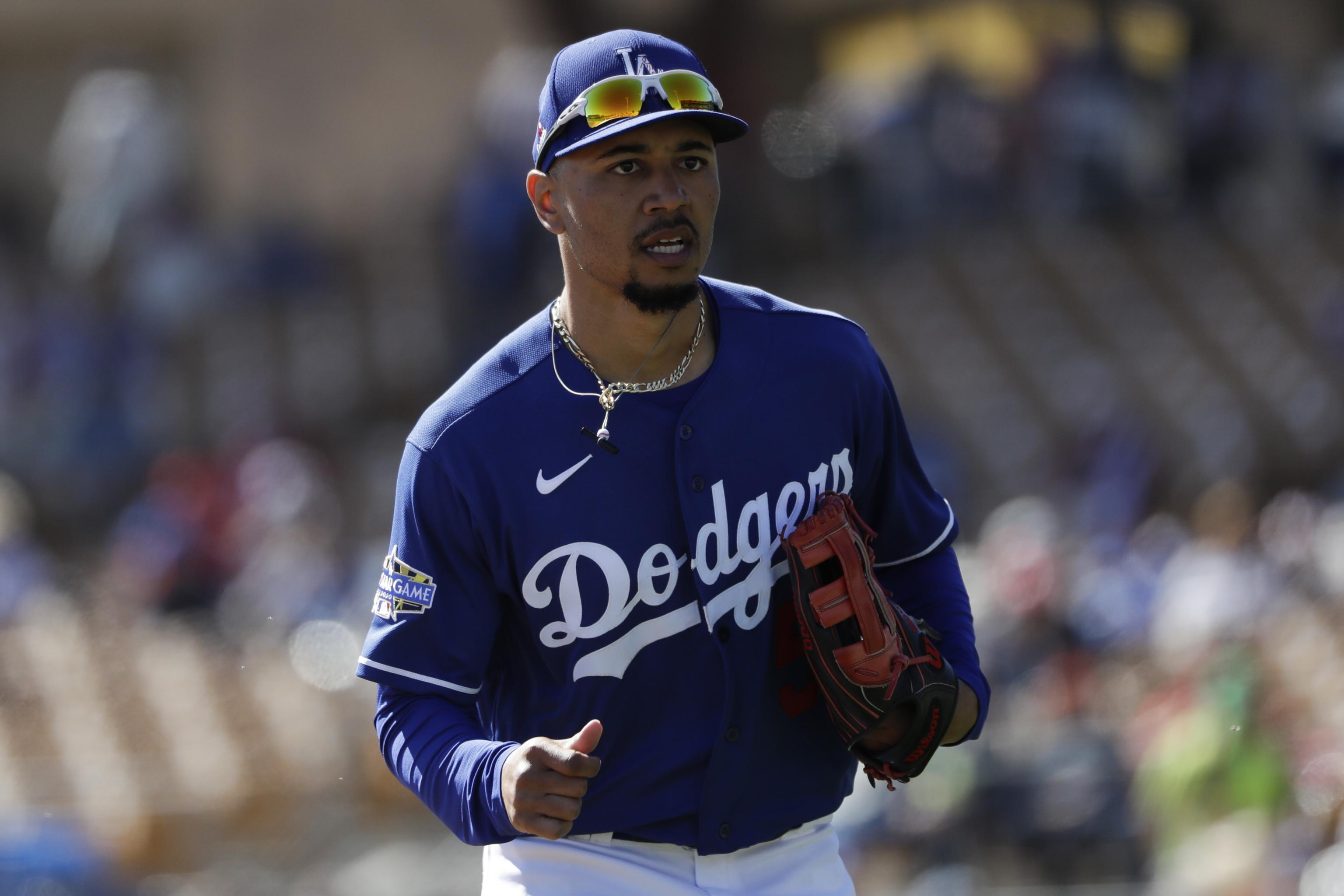 Mookie Betts, Dodgers agree to 12-year $365 million contract extension