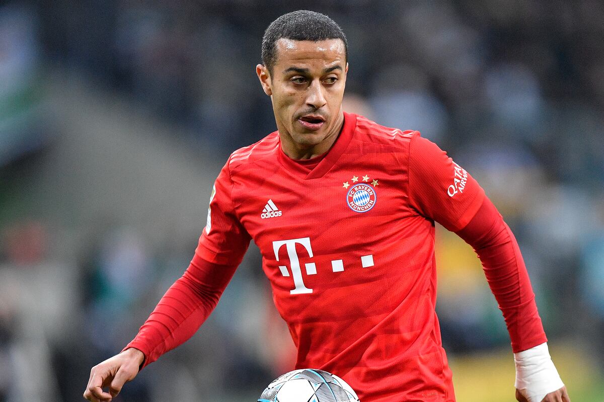 Thiago Alcantara Liverpool : Klopp gives Thiago injury ...