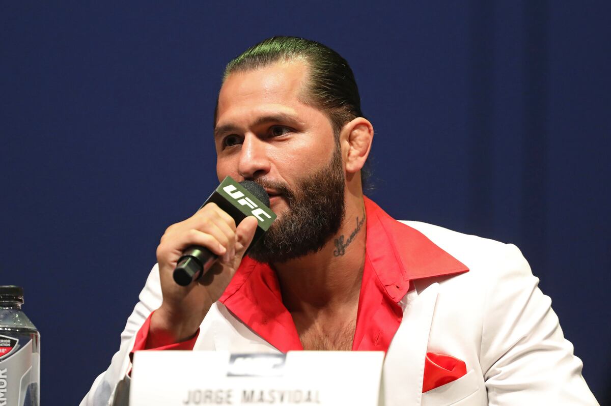 Ufc S Jorge Masvidal Will Face Acl Champ Cody Henderson In Cornhole Match Football Addict