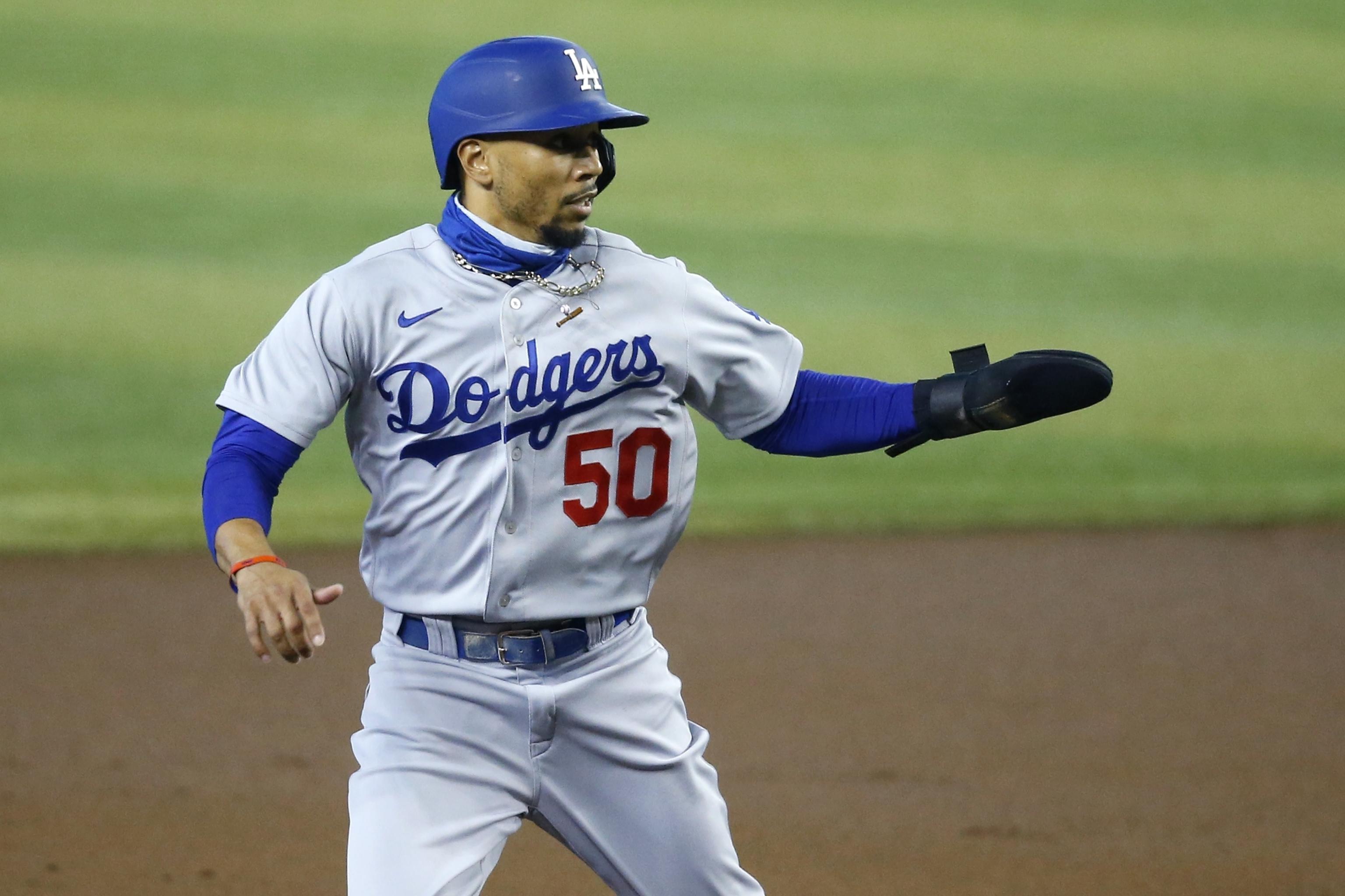 Los Angeles Dodgers on X: The Los Angeles Dodgers have signed manager Dave  Roberts to a contract extension.  / X