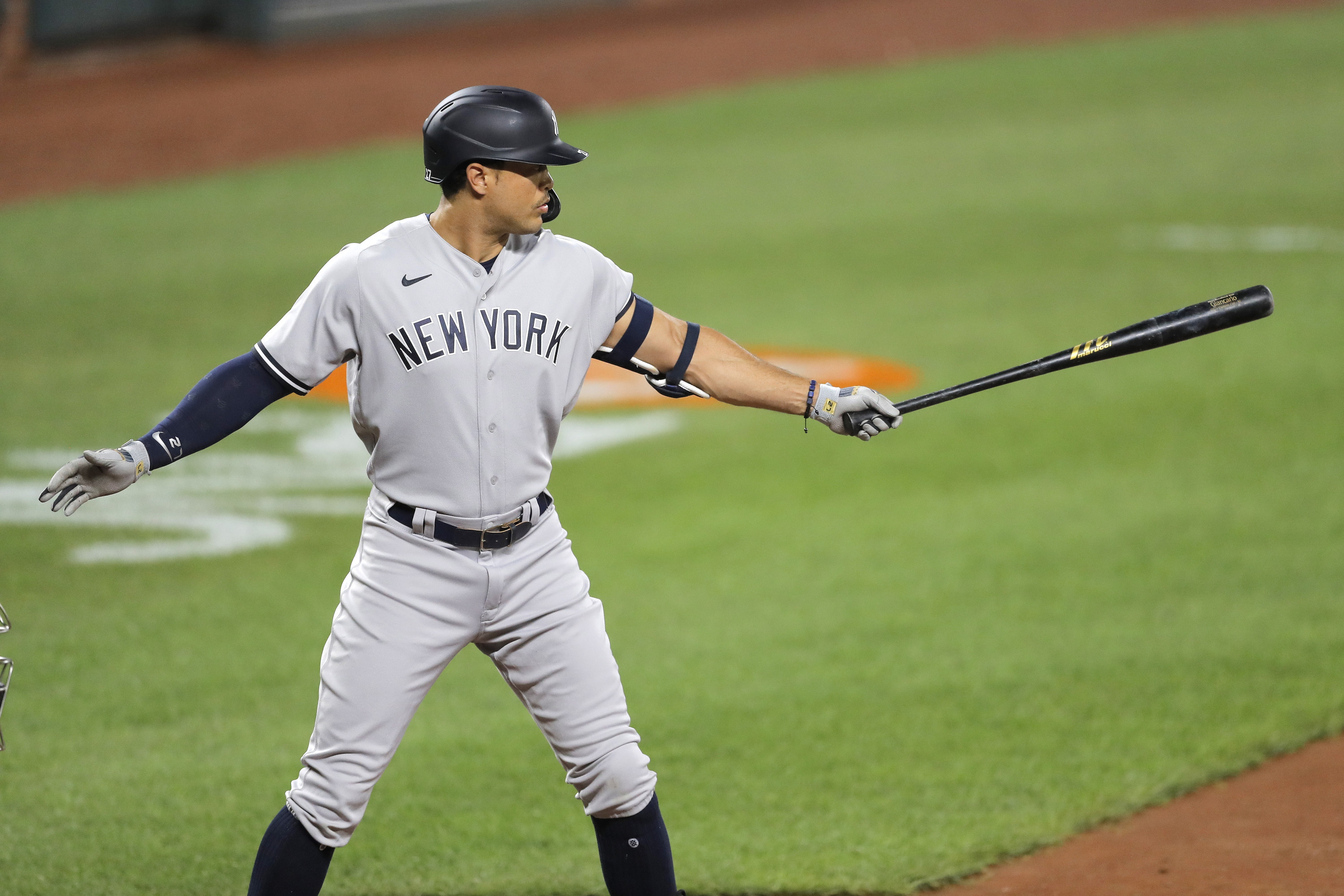 Yankees' Giancarlo Stanton out 6 weeks with strained hamstring