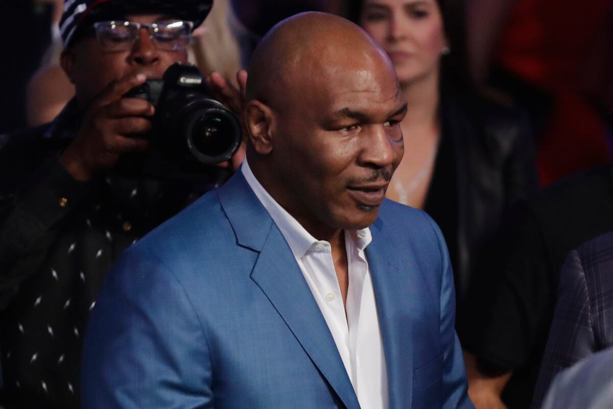 Mike Tyson Vs Roy Jones Jr Fight Reportedly Postponed Likely On Nov 28 Bleacher Report Latest News Videos And Highlights