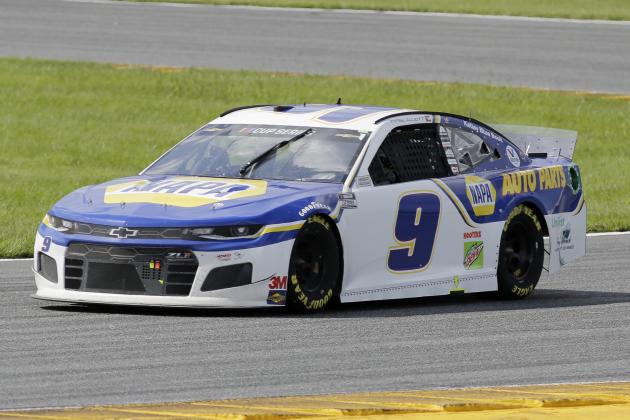 Chase Elliott drives through turn 3 during the NASCAR Cup Series auto race at Daytona International Speedway, Sunday, Aug. 16, 2020, in Daytona Beach, Fla. (AP Photo/Terry Renna)