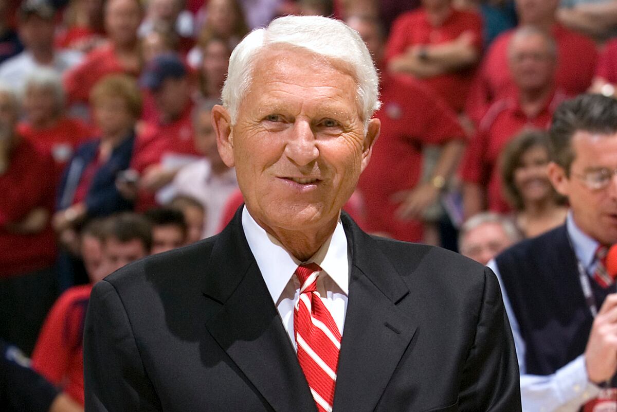 Former Arizona Coach, Hall of Famer Lute Olson Dies at Age 85 News