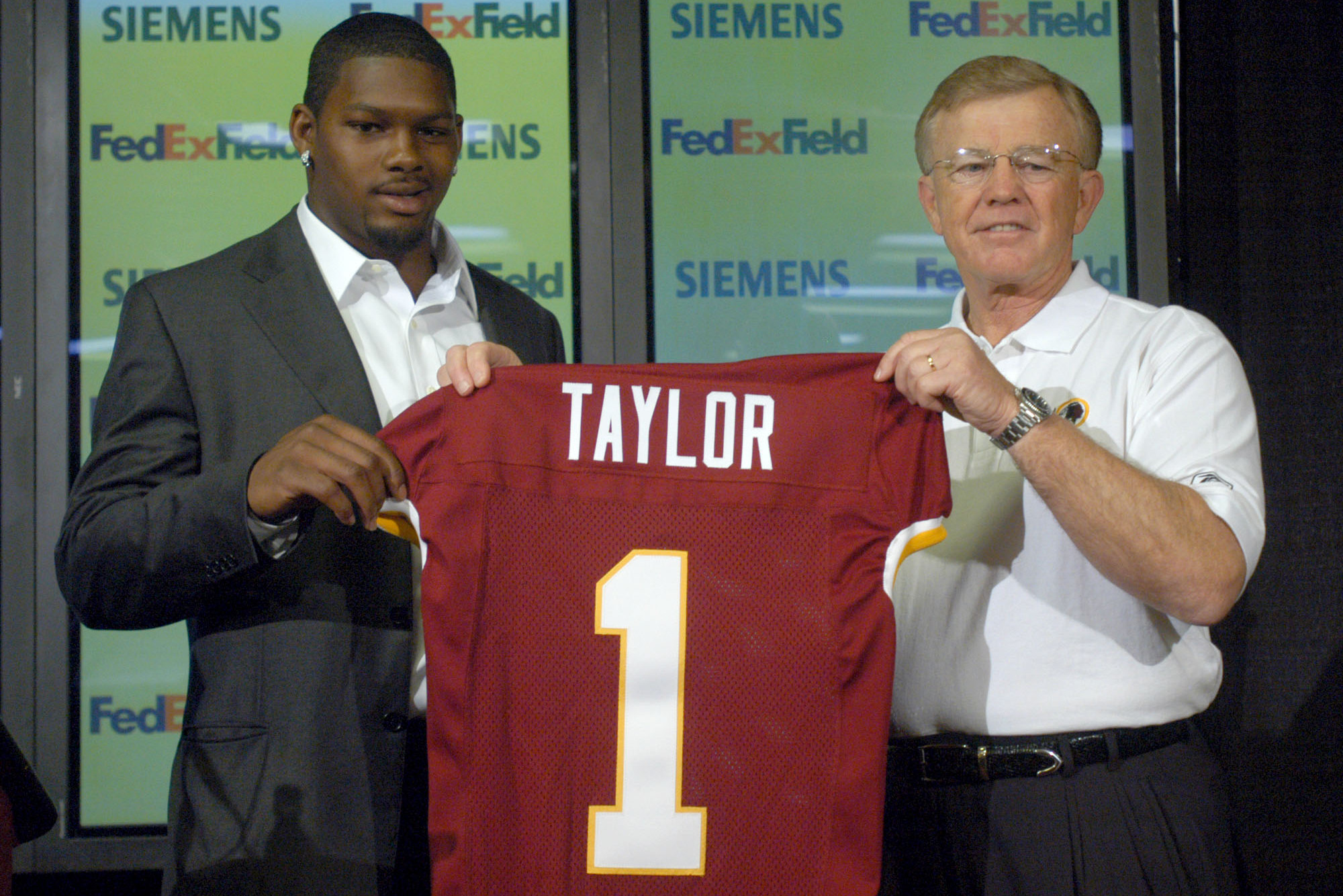 Sean Taylor Installation Updated : r/Commanders