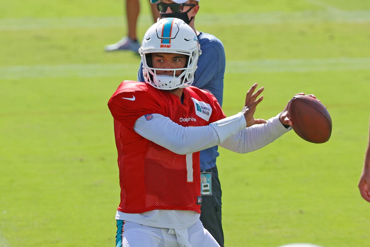 Tua Tagovailoa's Hip Injury Recovery 'Definitely Part' of Dolphins' QB