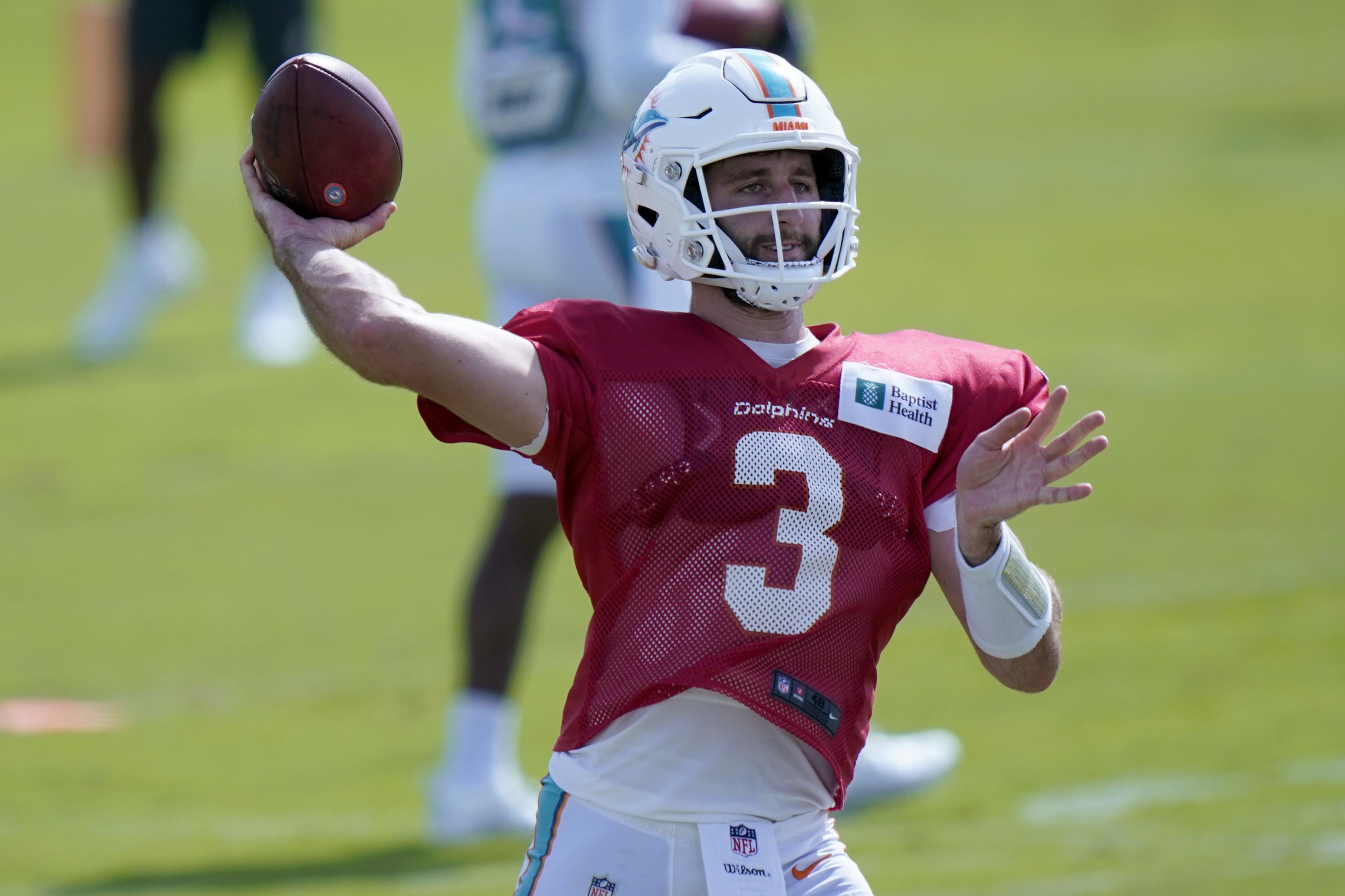 Josh Rosen traded to Miami Dolphins after Cardinals pick Kyler Murray