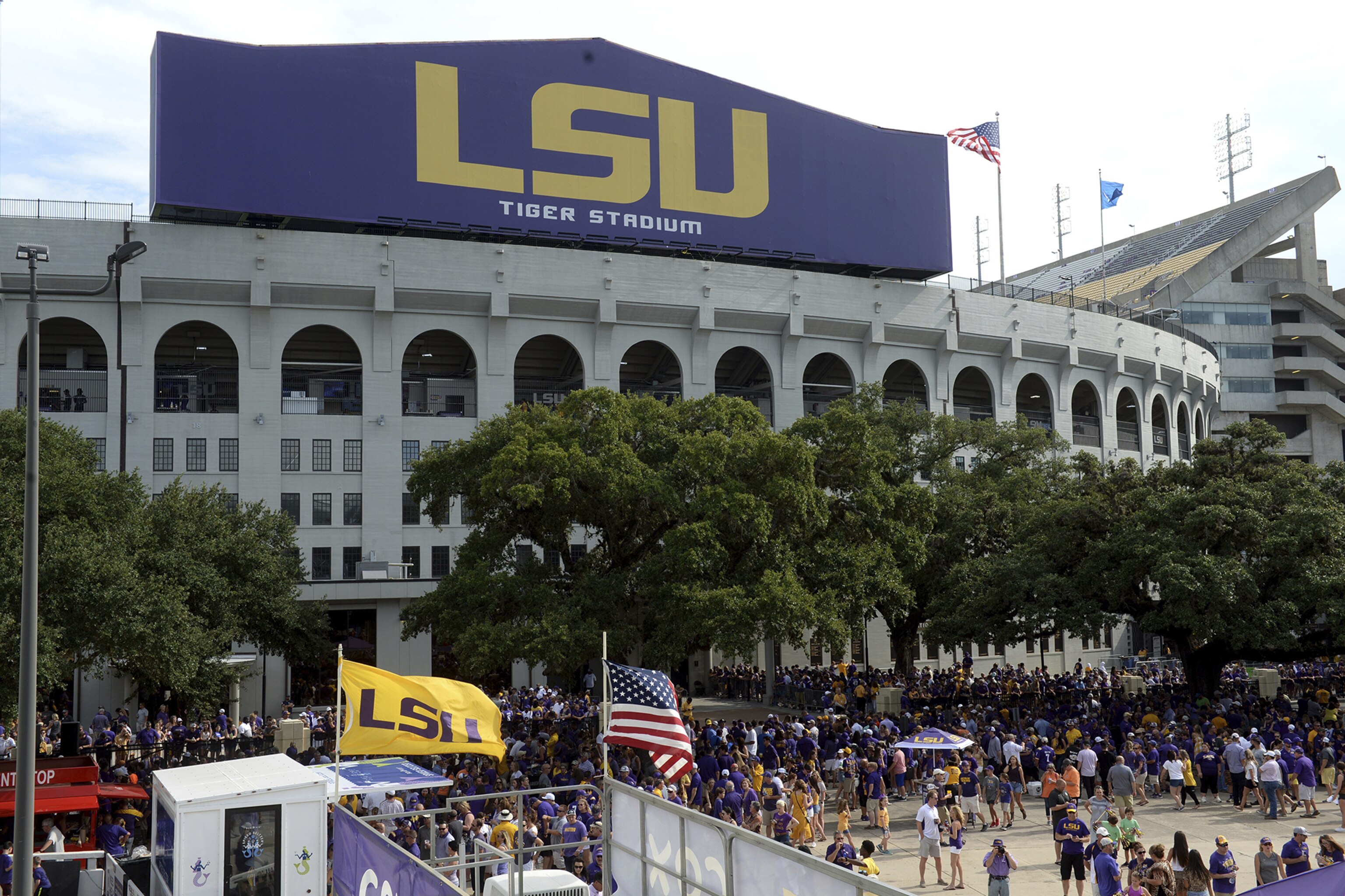 LSU Bans Tailgating, Sets Stadium Capacity at 26,000 Fans Amid COVID19