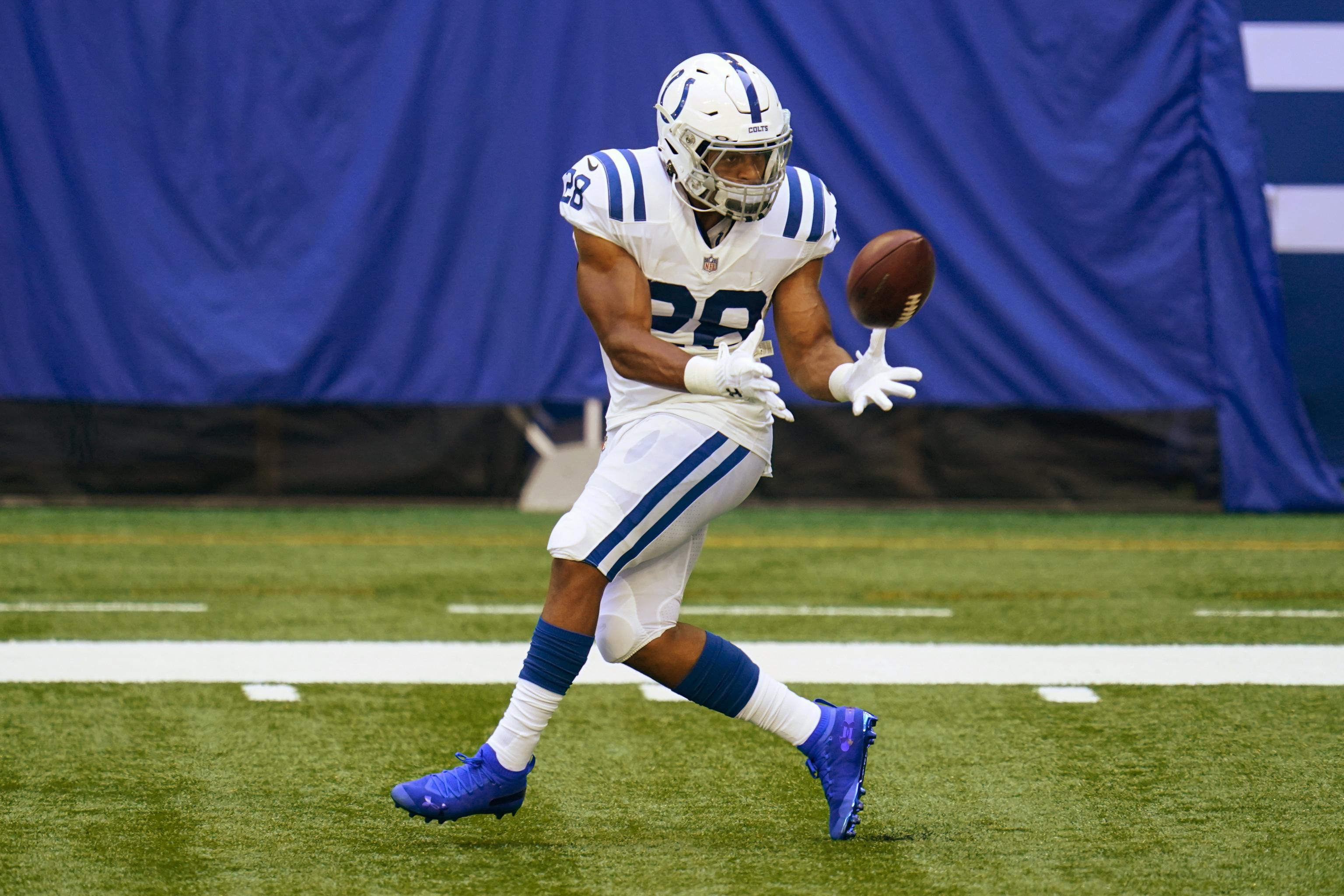 Jonathan Taylor Fantasy Outlook: When will rookie unseat Marlon Mack as  Colts' RB1?