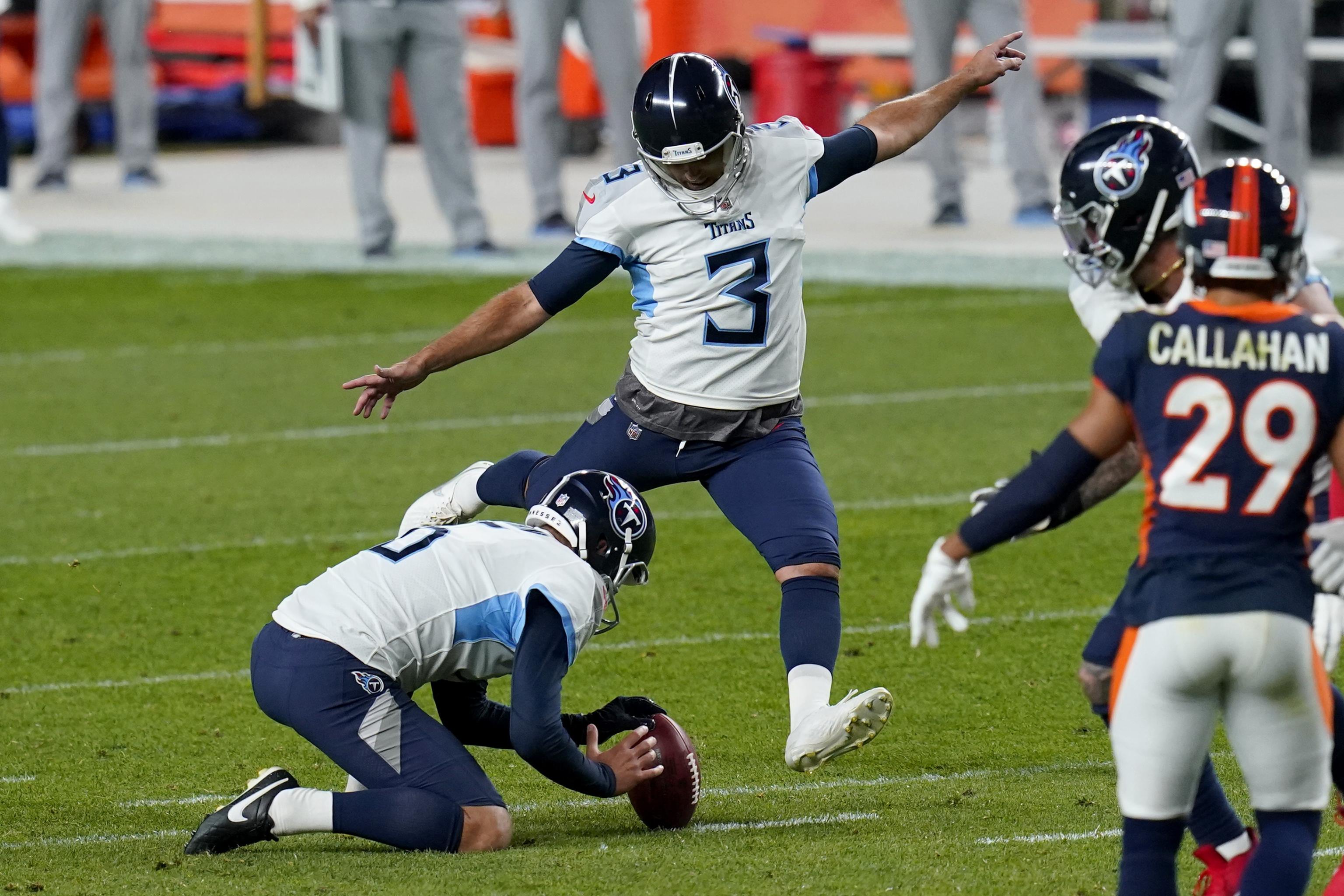 Tennessee Titans Kicker Stephen Gostkowski Takes Off Sock, Saves Game