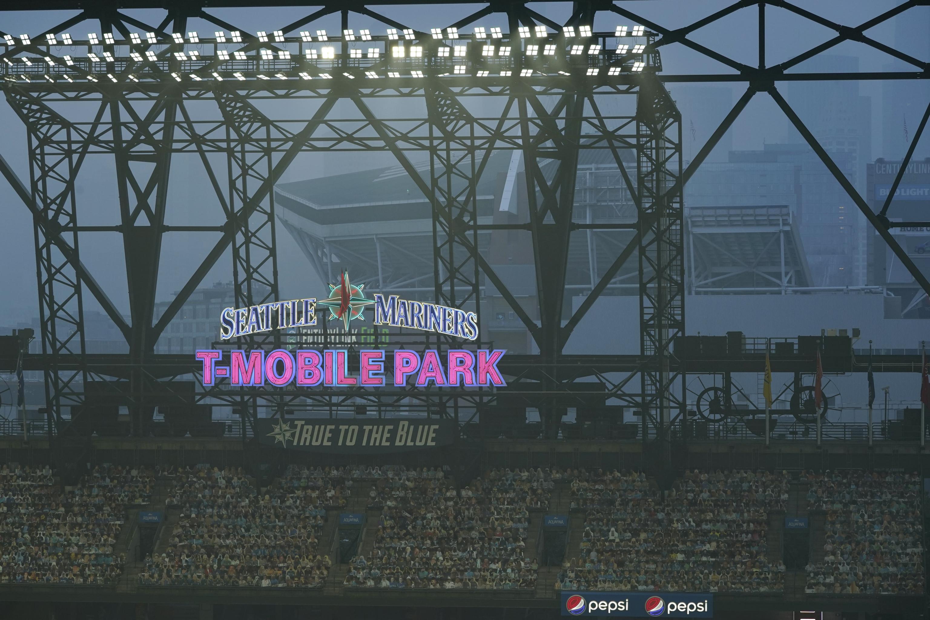 Mariners postpone tonight's game due to unhealthy air quality, News