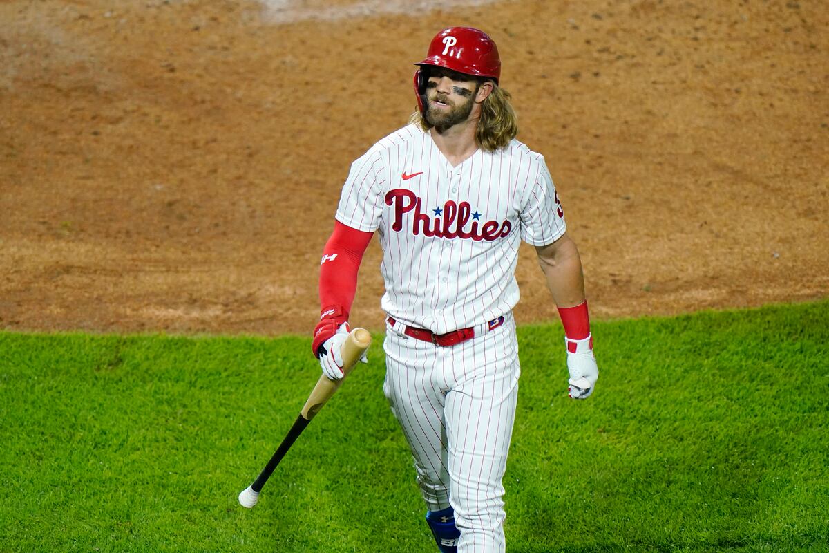 Bryce Harper's Back Injury Diagnosed as Stiffness by Phillies, Status