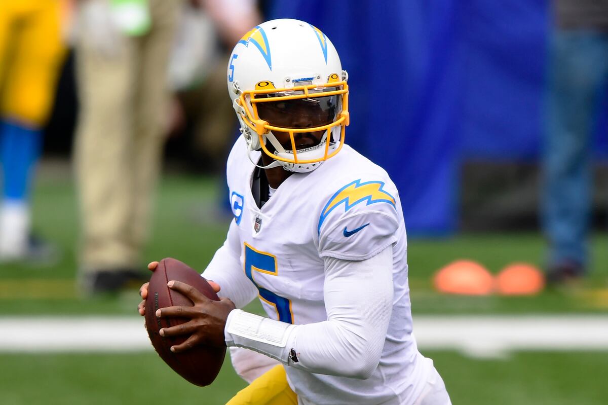 Report: Chargers' Tyrod Taylor Experienced Complications from Pregame Injection | Bleacher ...