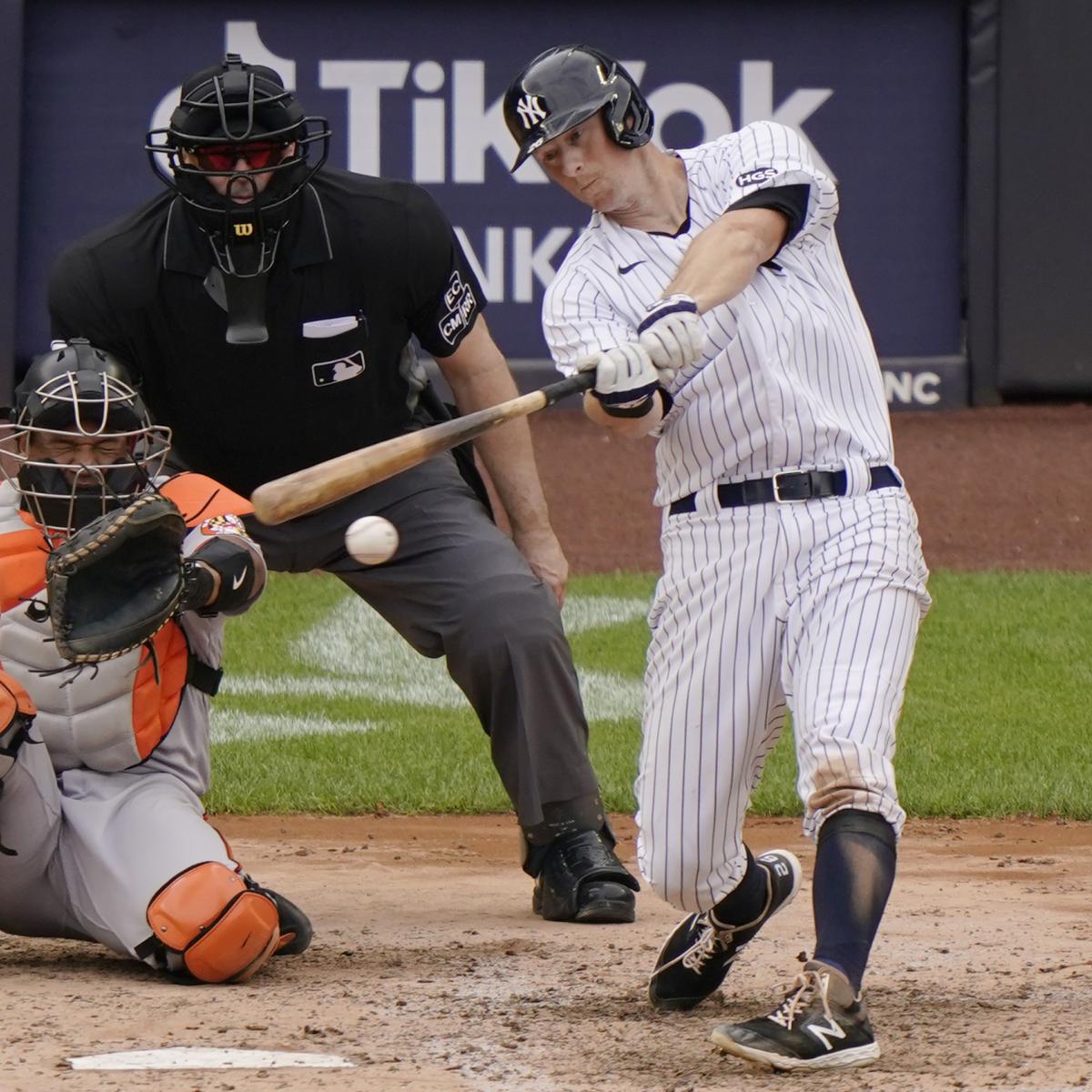 Yankees #39 DJ LeMahieu Becomes 1st Modern Era Player to Win AL NL