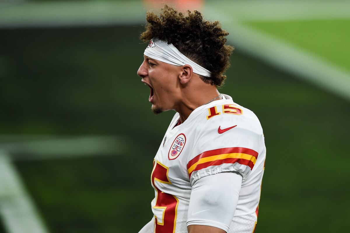 Patrick Mahomes Totals 5 TDs as Chiefs Defeat Lamar Jackson, Ravens